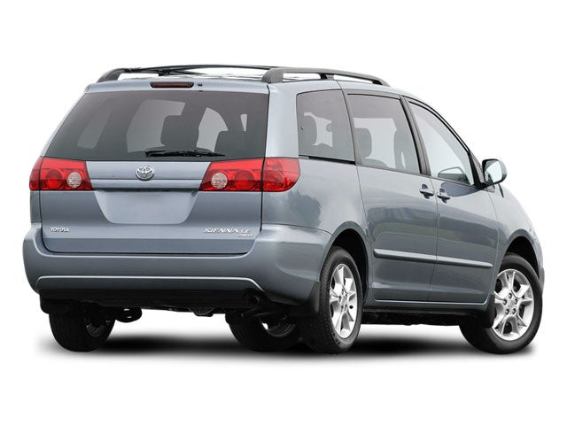 toyota minivan 2008