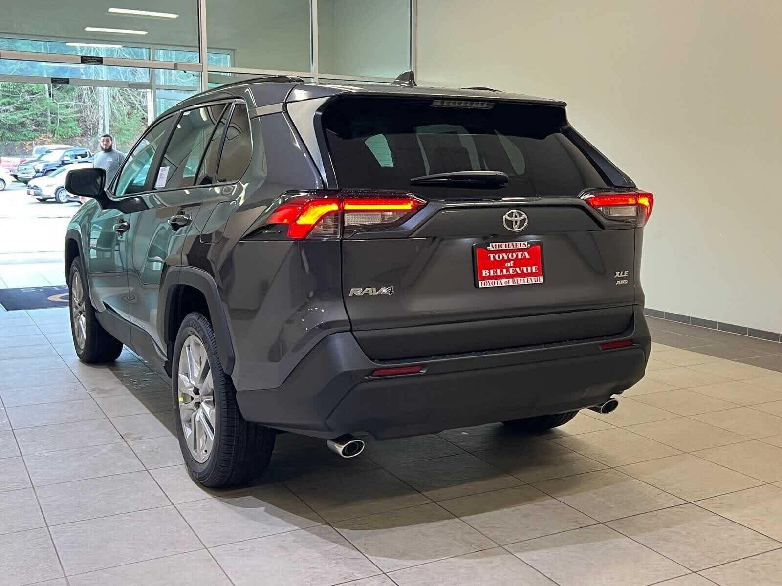 2025 Toyota RAV4 XLE Premium