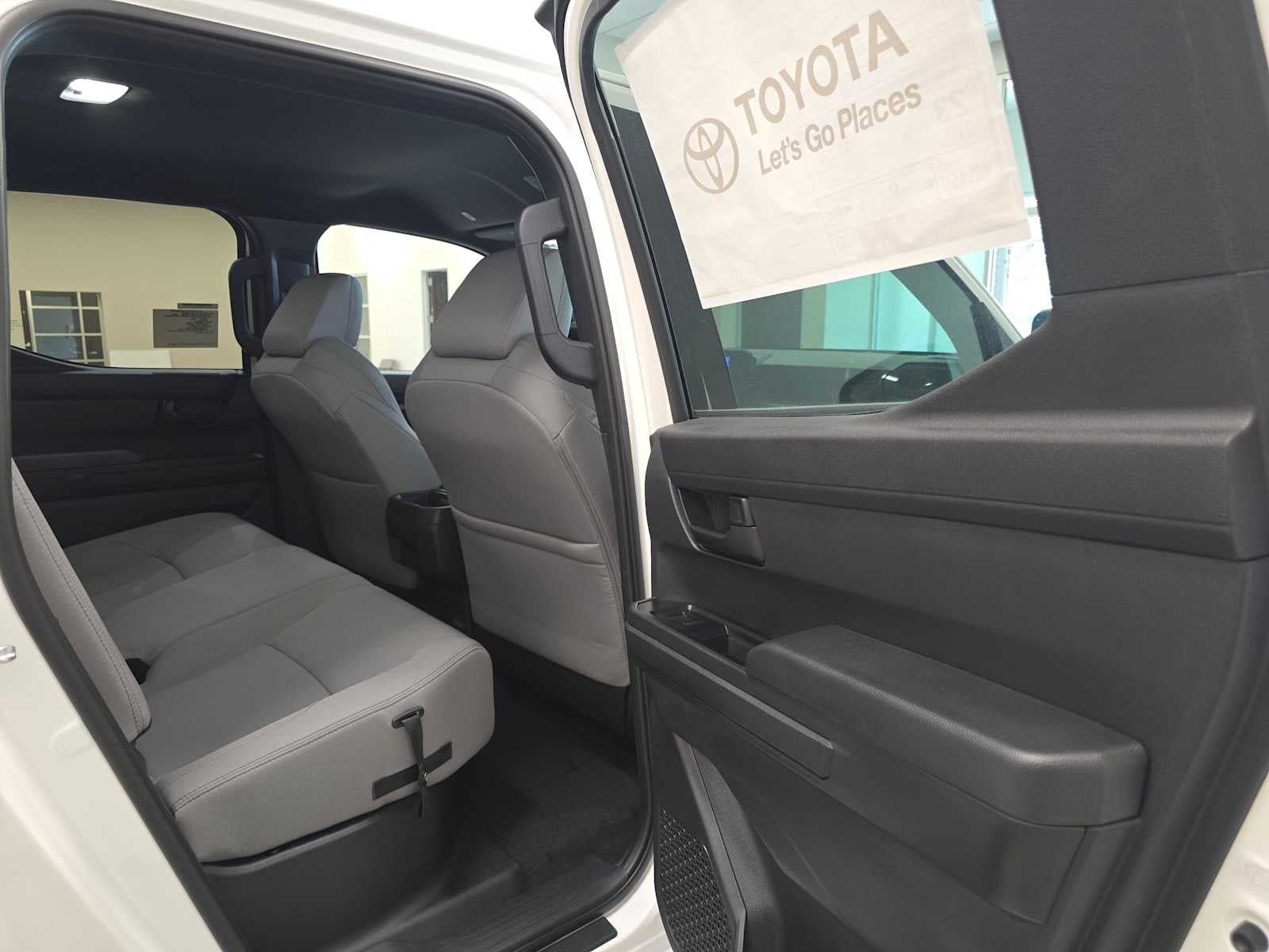 2026 Toyota Tacoma SR5 - Photo 24