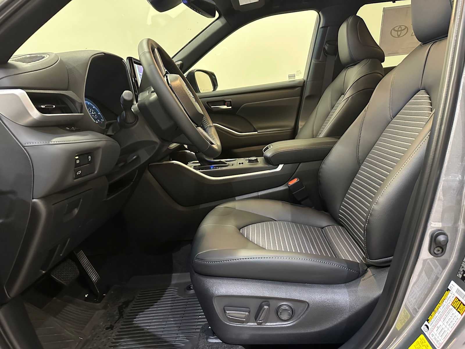 2026 Toyota Highlander XSE