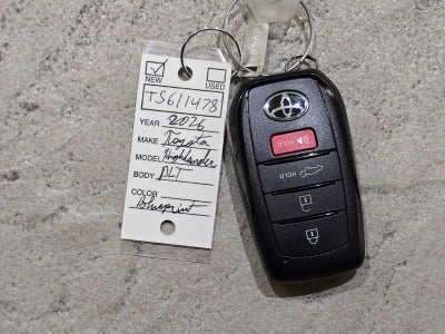2026 Toyota Highlander Platinum
