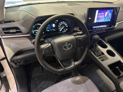 2026 Toyota Sienna LE