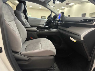 2026 Toyota Sienna LE