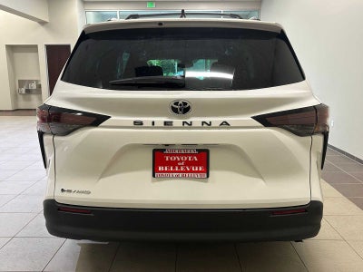 2026 Toyota Sienna LE