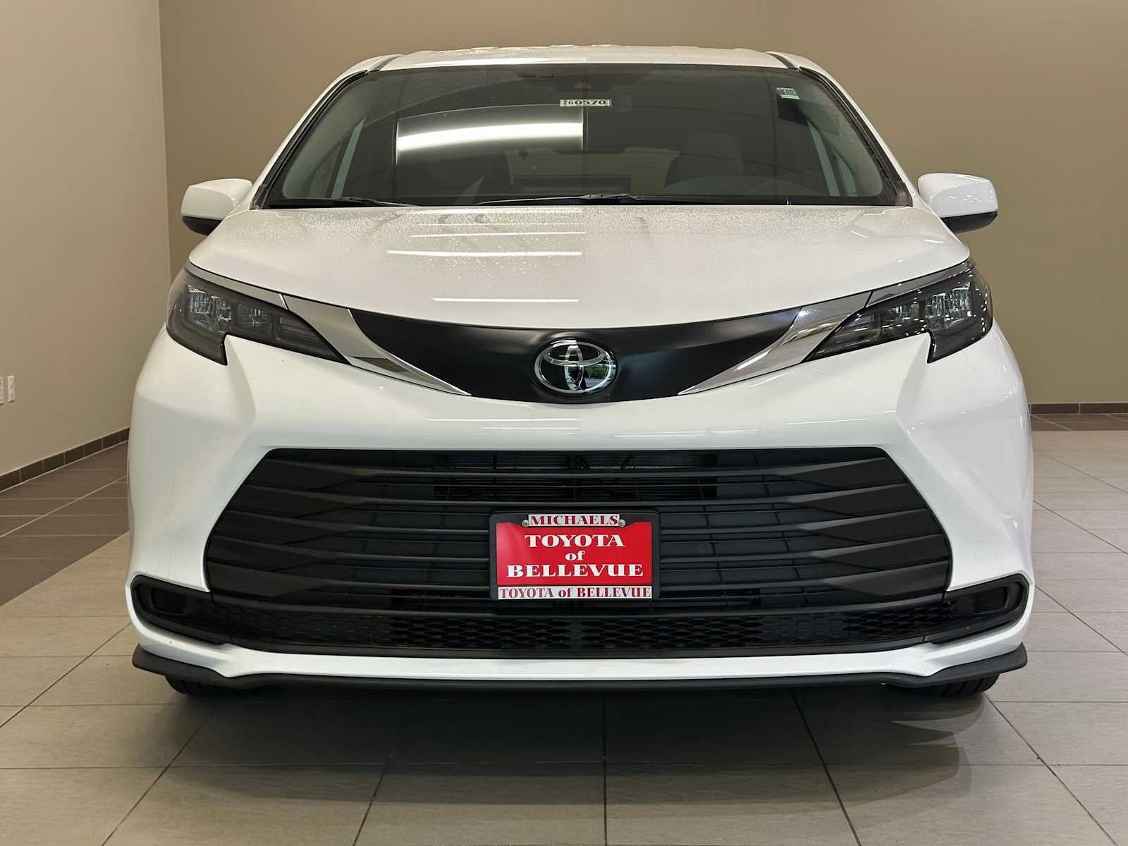 2026 Toyota Sienna LE