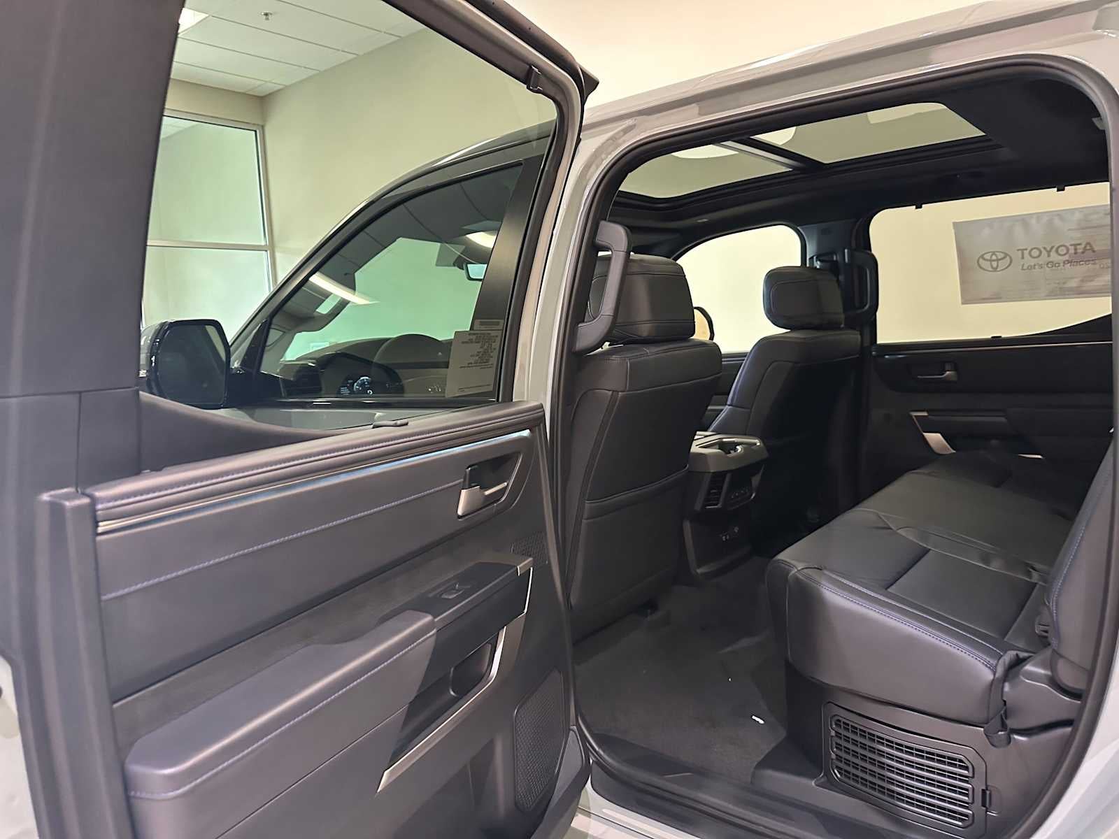 2026 Toyota Tundra i-FORCE MAX Platinum i-FORCE MAX