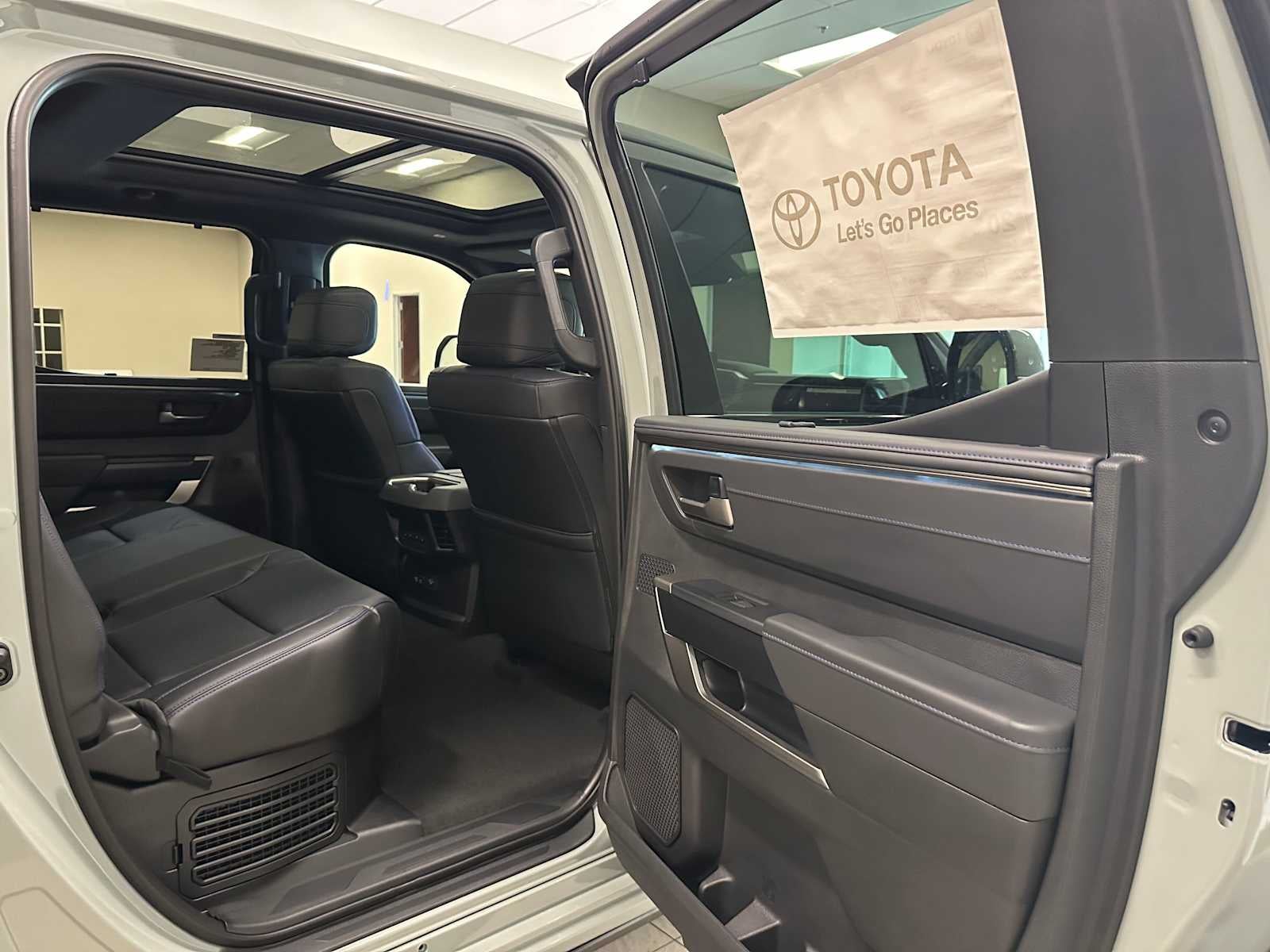 2026 Toyota Tundra i-FORCE MAX Platinum i-FORCE MAX