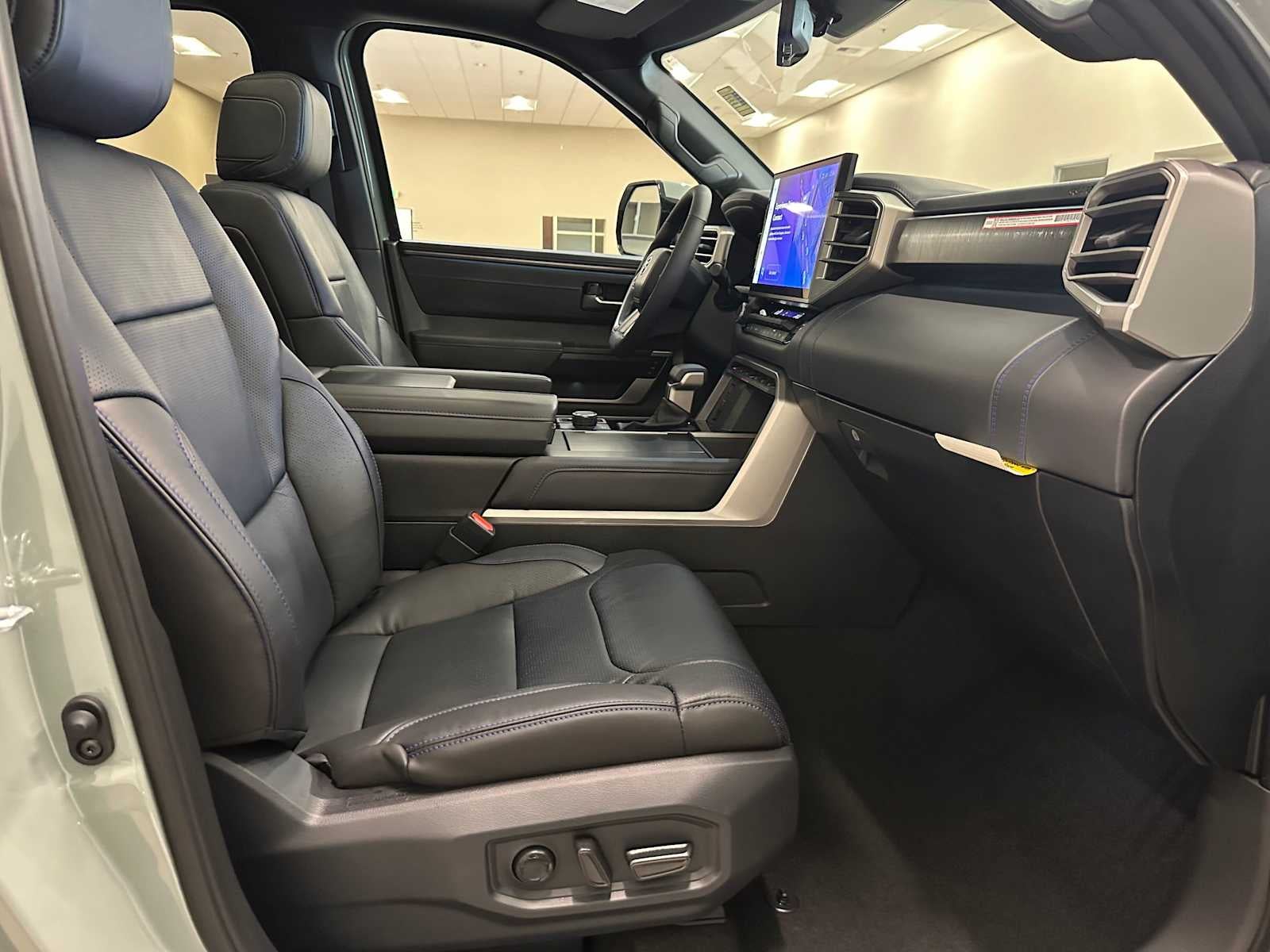 2026 Toyota Tundra i-FORCE MAX Platinum i-FORCE MAX