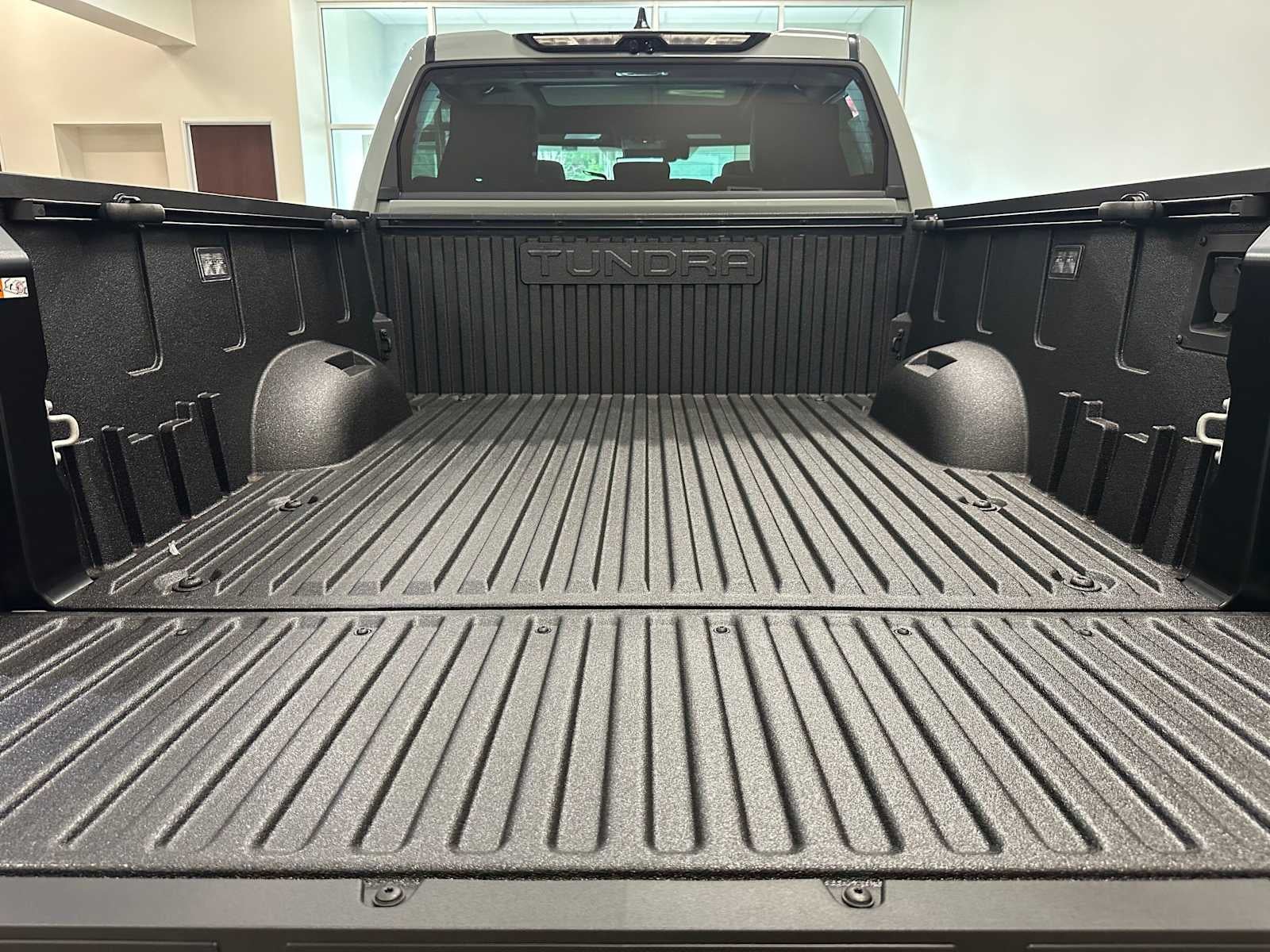 2026 Toyota Tundra i-FORCE MAX Platinum i-FORCE MAX