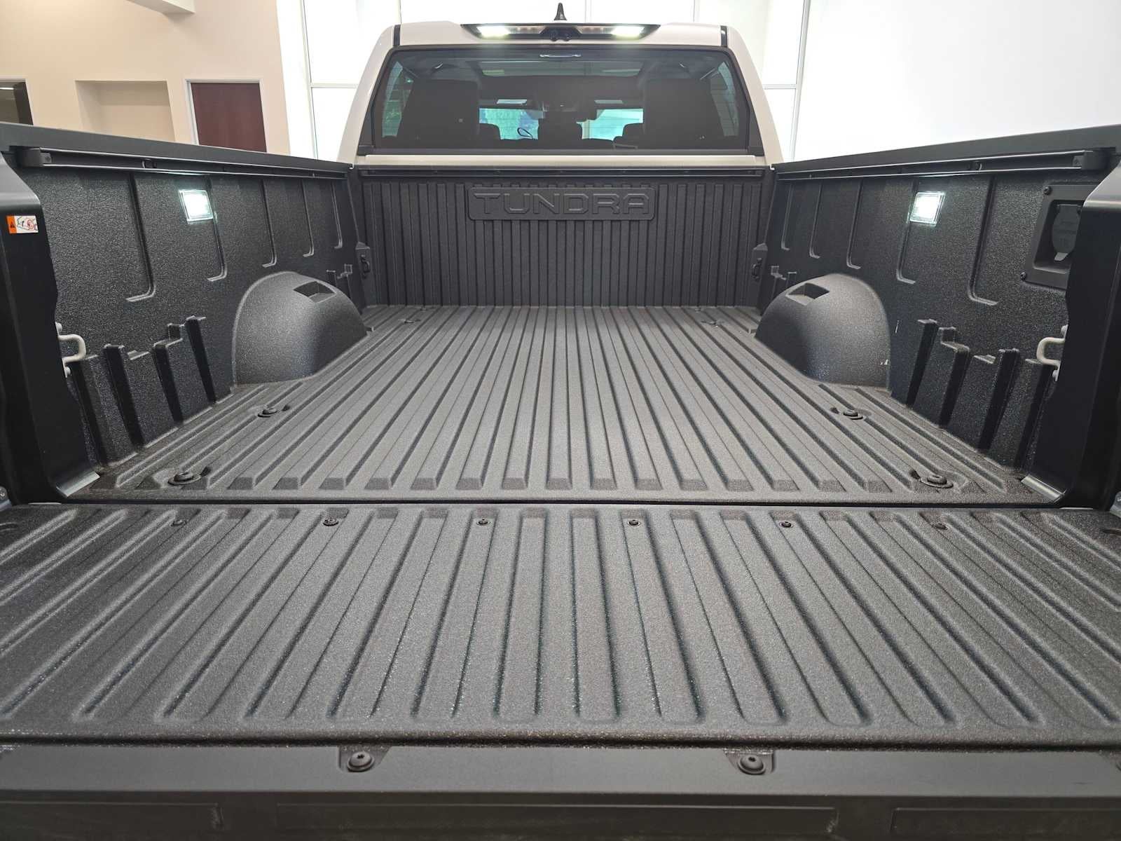 2026 Toyota Tundra i-FORCE MAX Platinum i-FORCE MAX