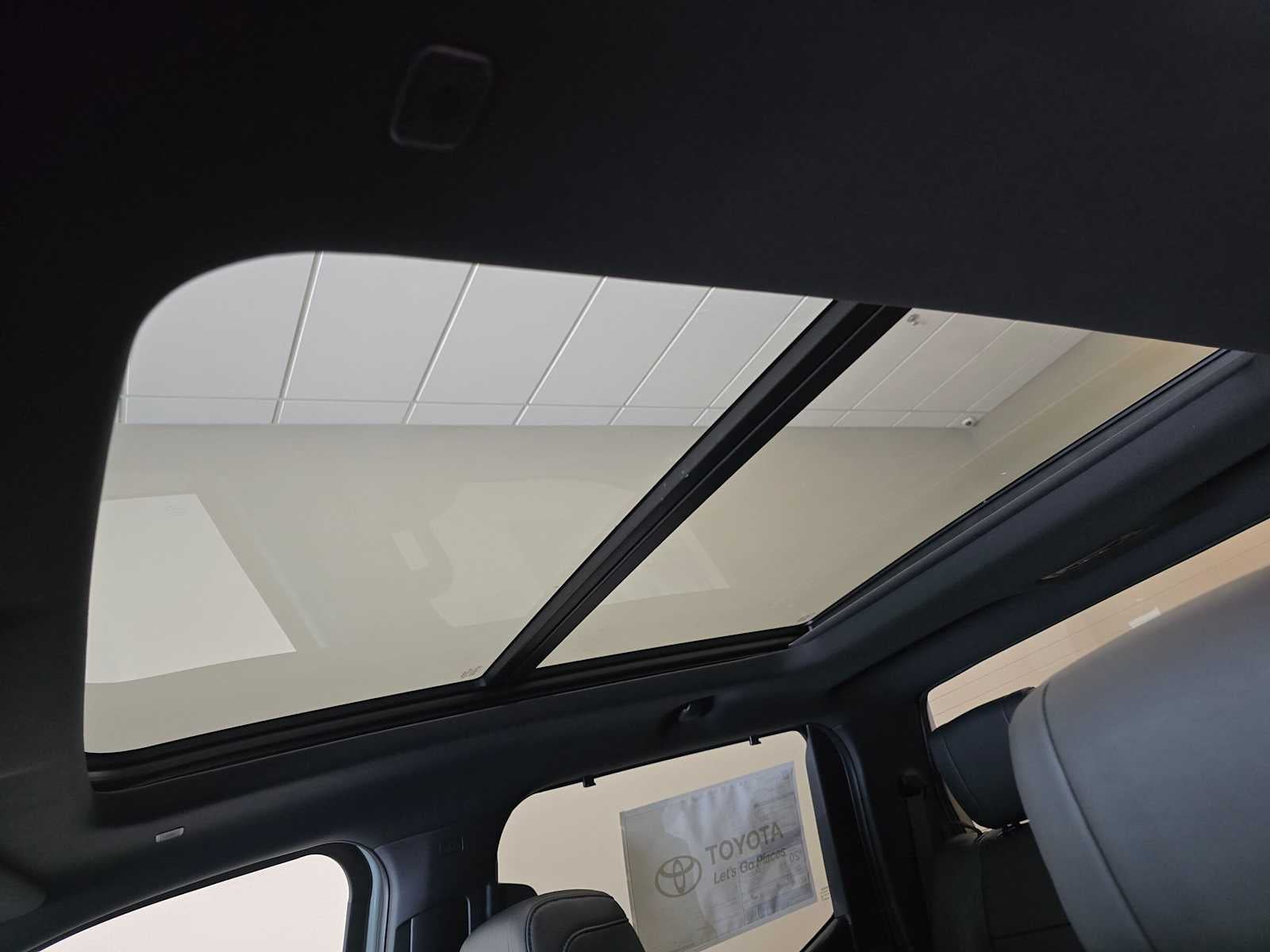 2026 Toyota Tundra i-FORCE MAX Platinum i-FORCE MAX