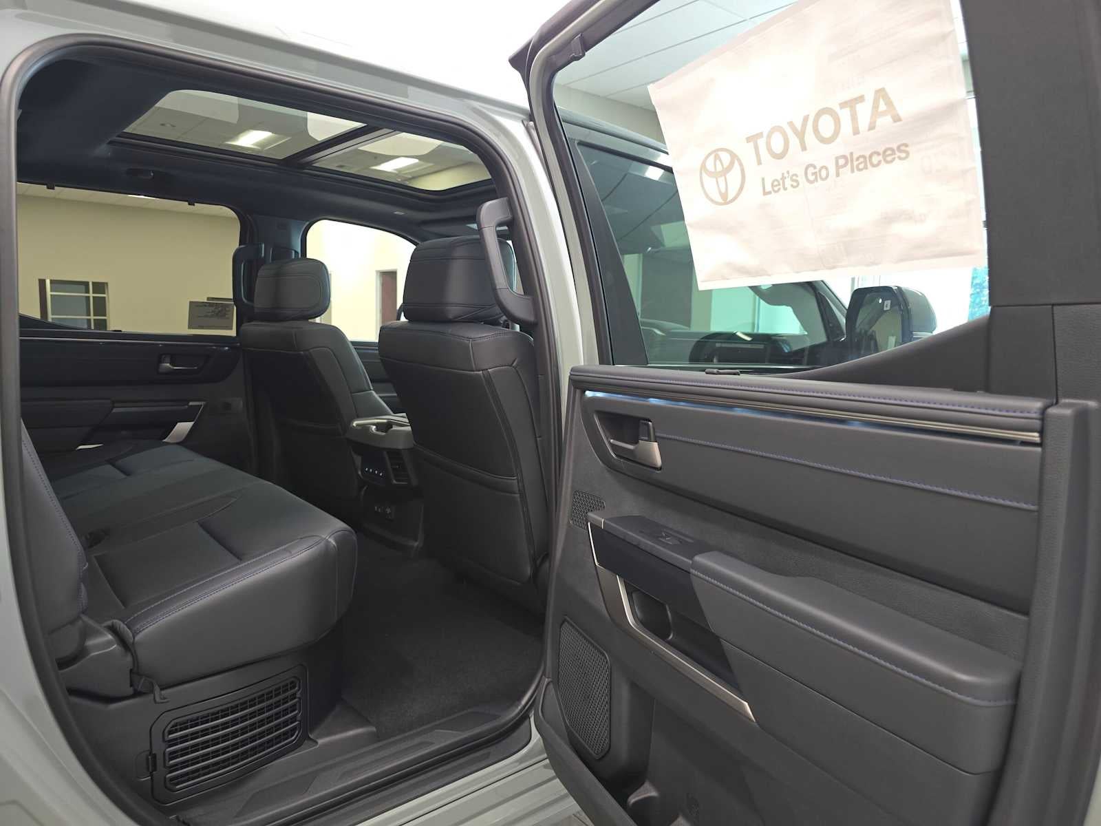 2026 Toyota Tundra i-FORCE MAX Platinum i-FORCE MAX