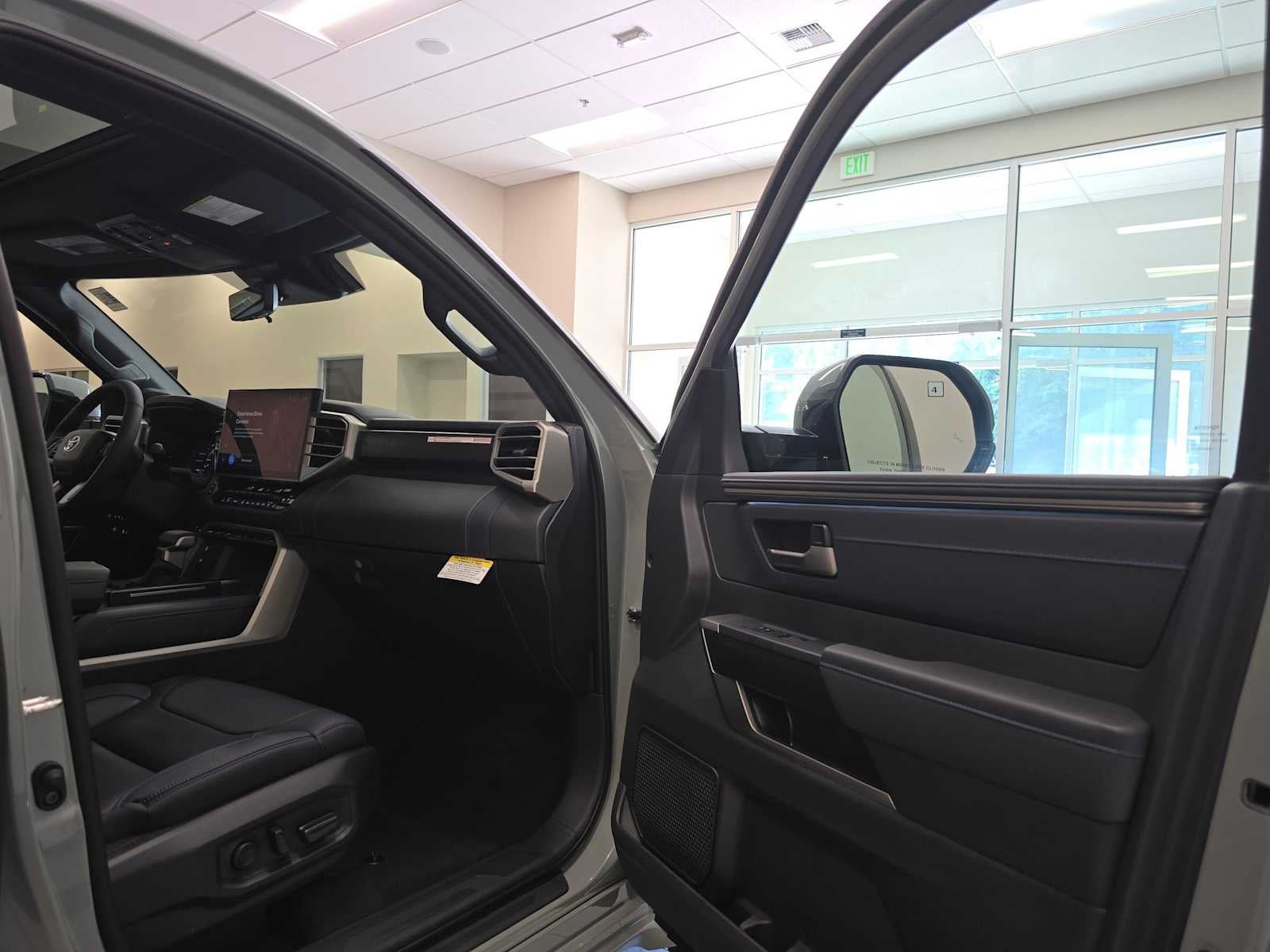 2026 Toyota Tundra i-FORCE MAX Platinum i-FORCE MAX