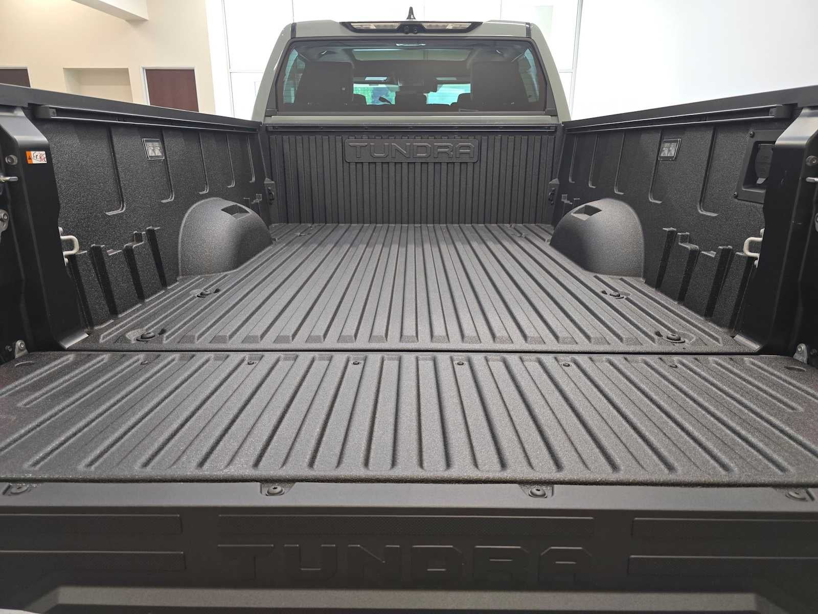 2026 Toyota Tundra i-FORCE MAX Platinum i-FORCE MAX