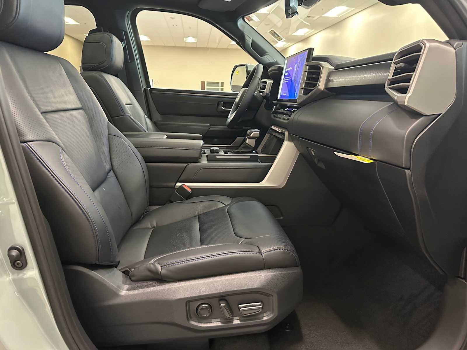 2026 Toyota Tundra i-FORCE MAX Platinum i-FORCE MAX