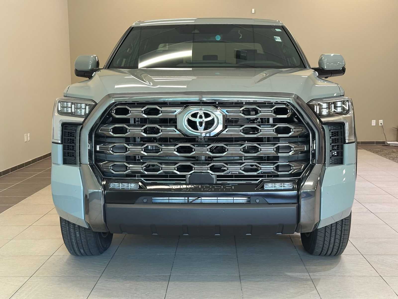 2026 Toyota Tundra i-FORCE MAX Platinum i-FORCE MAX