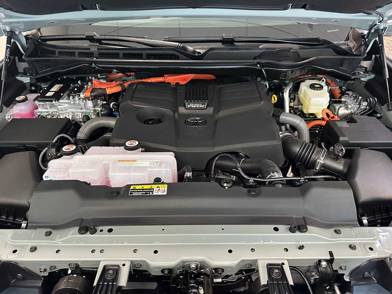 2026 Toyota Tundra i-FORCE MAX Platinum i-FORCE MAX