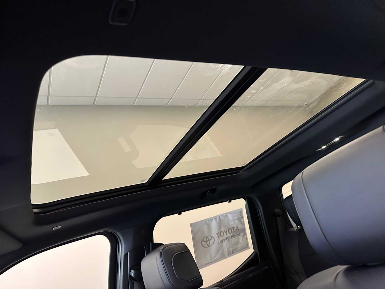 2026 Toyota Tundra i-FORCE MAX Platinum i-FORCE MAX