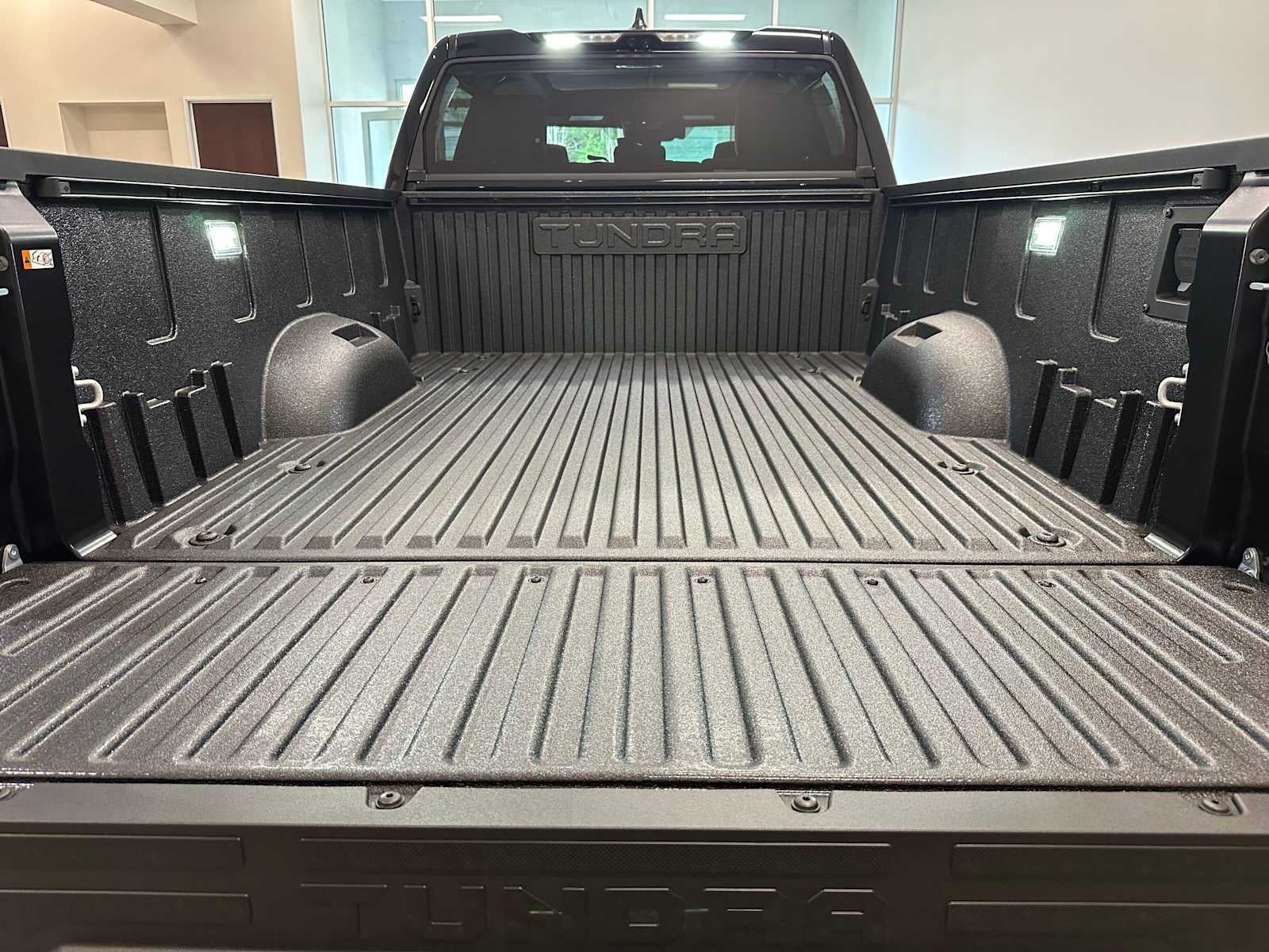 2026 Toyota Tundra i-FORCE MAX Platinum i-FORCE MAX