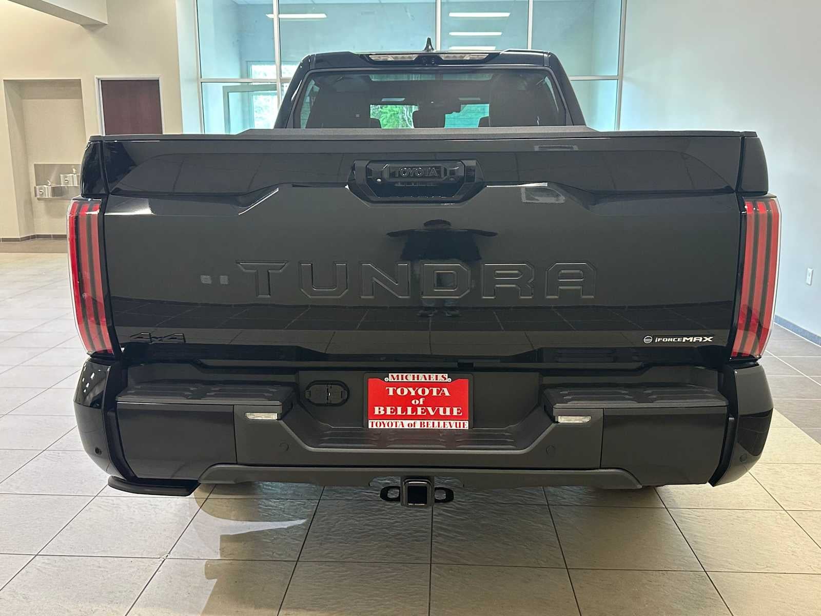 2026 Toyota Tundra i-FORCE MAX Platinum i-FORCE MAX