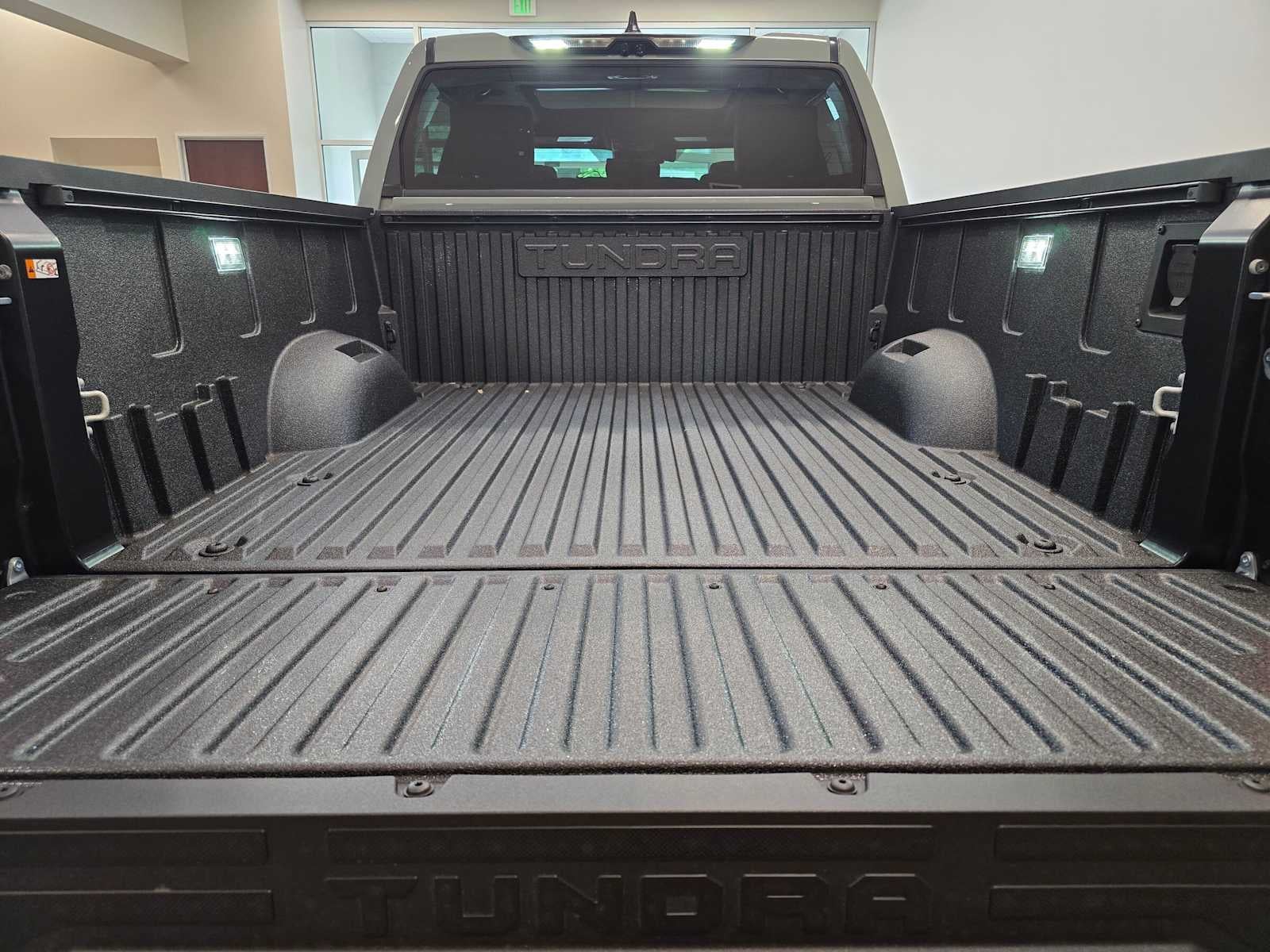 2026 Toyota Tundra i-FORCE MAX Platinum i-FORCE MAX