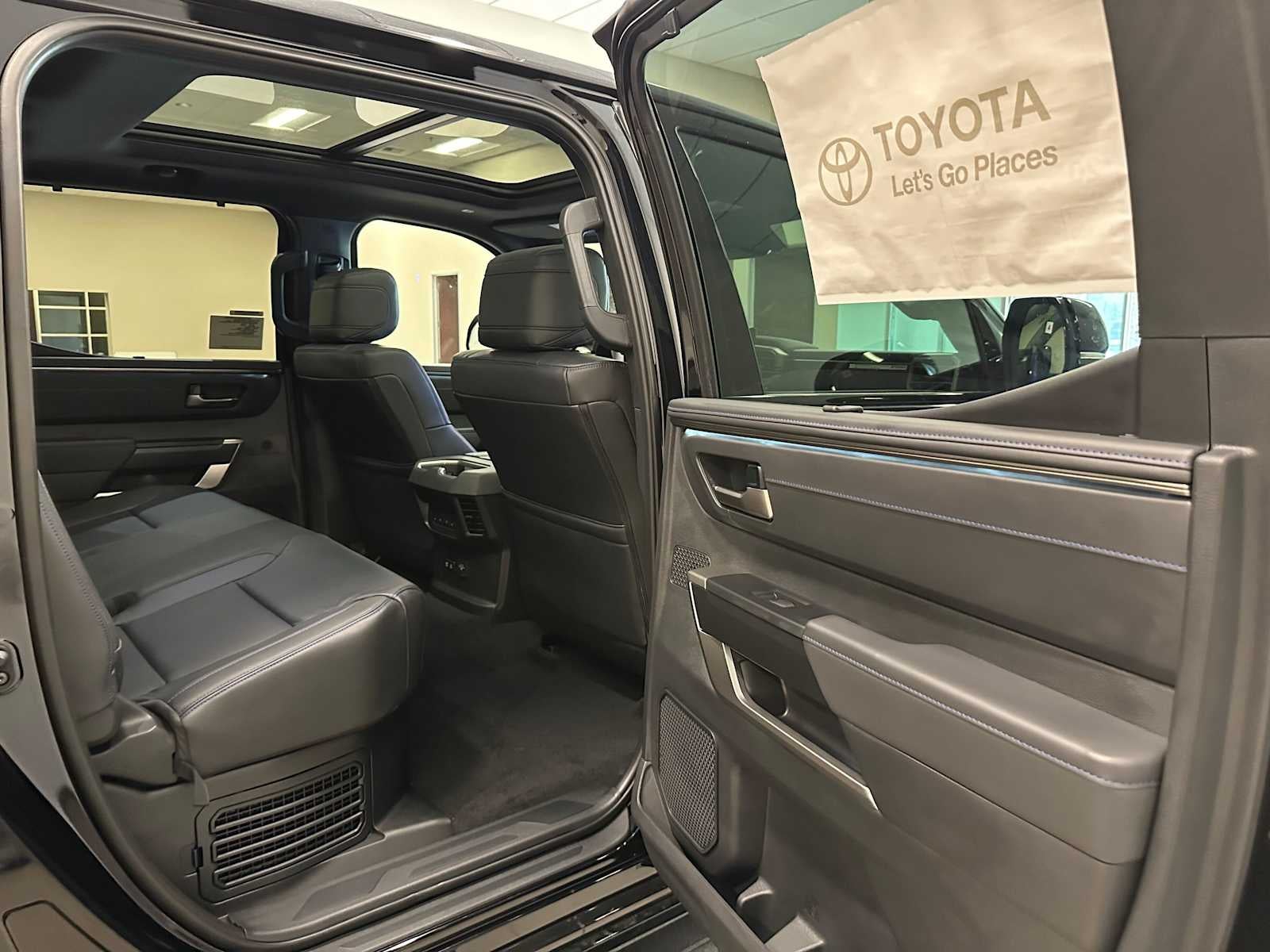2026 Toyota Tundra i-FORCE MAX Platinum i-FORCE MAX