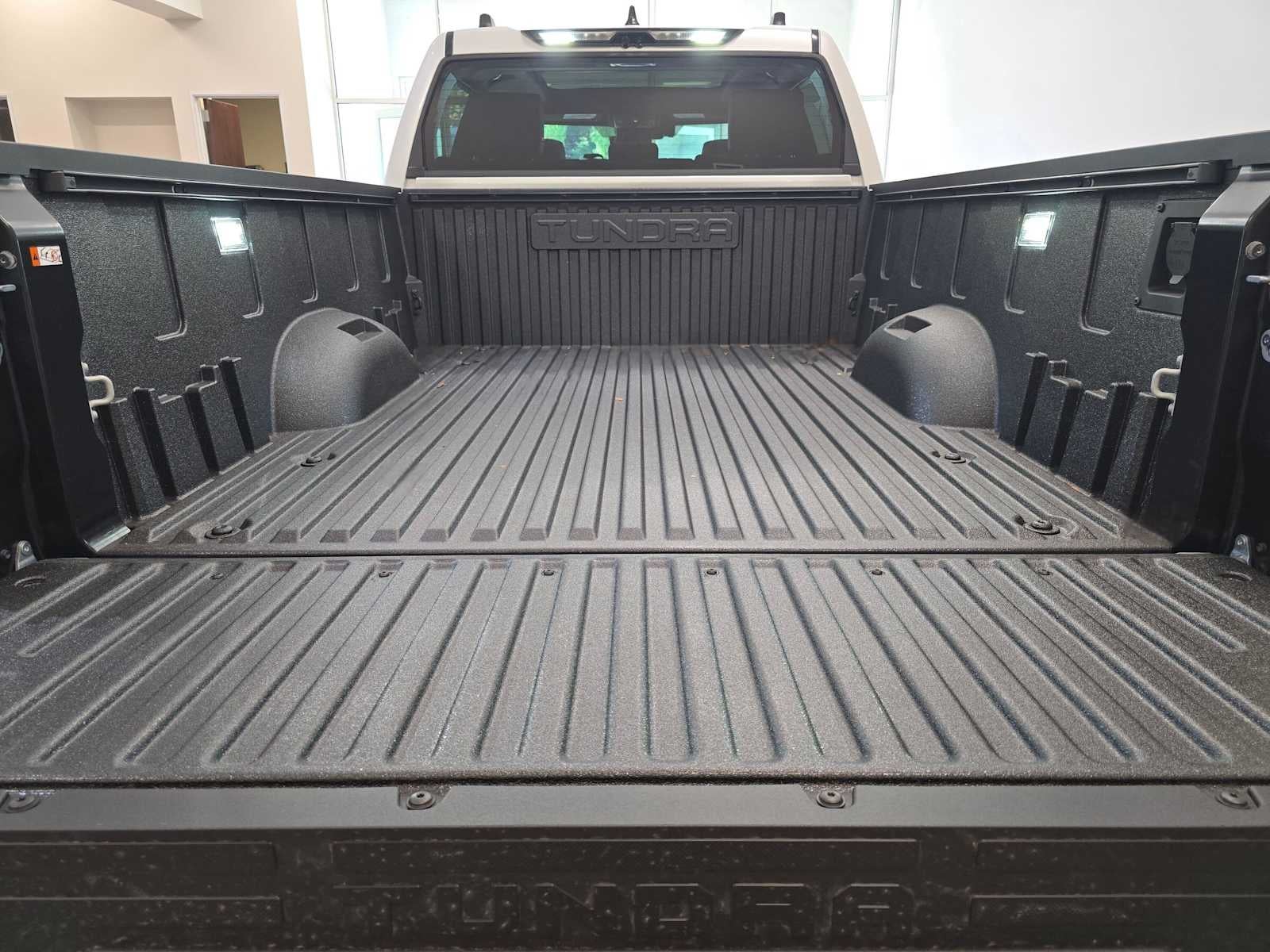 2026 Toyota Tundra i-FORCE MAX Platinum i-FORCE MAX