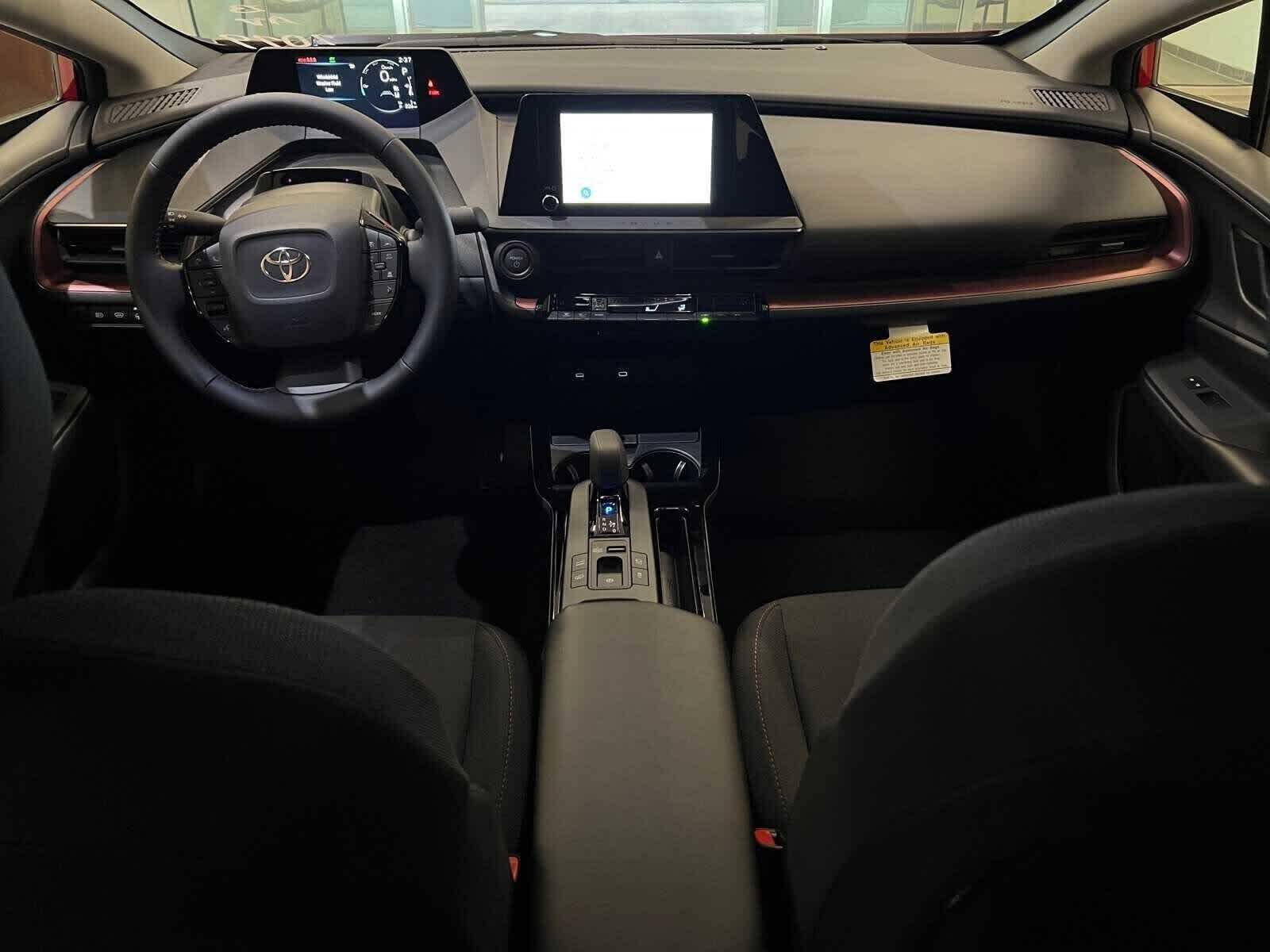 2026 Toyota Prius Plug-in Hybrid SE - Photo 10