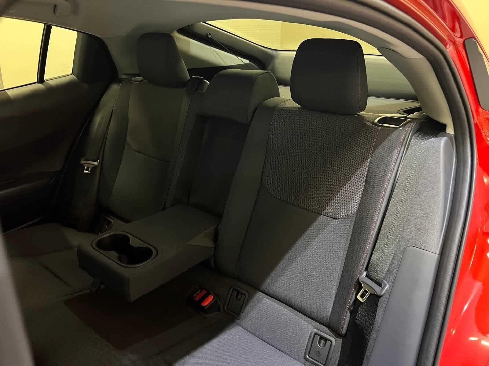 2026 Toyota Prius Plug-in Hybrid SE - Photo 13