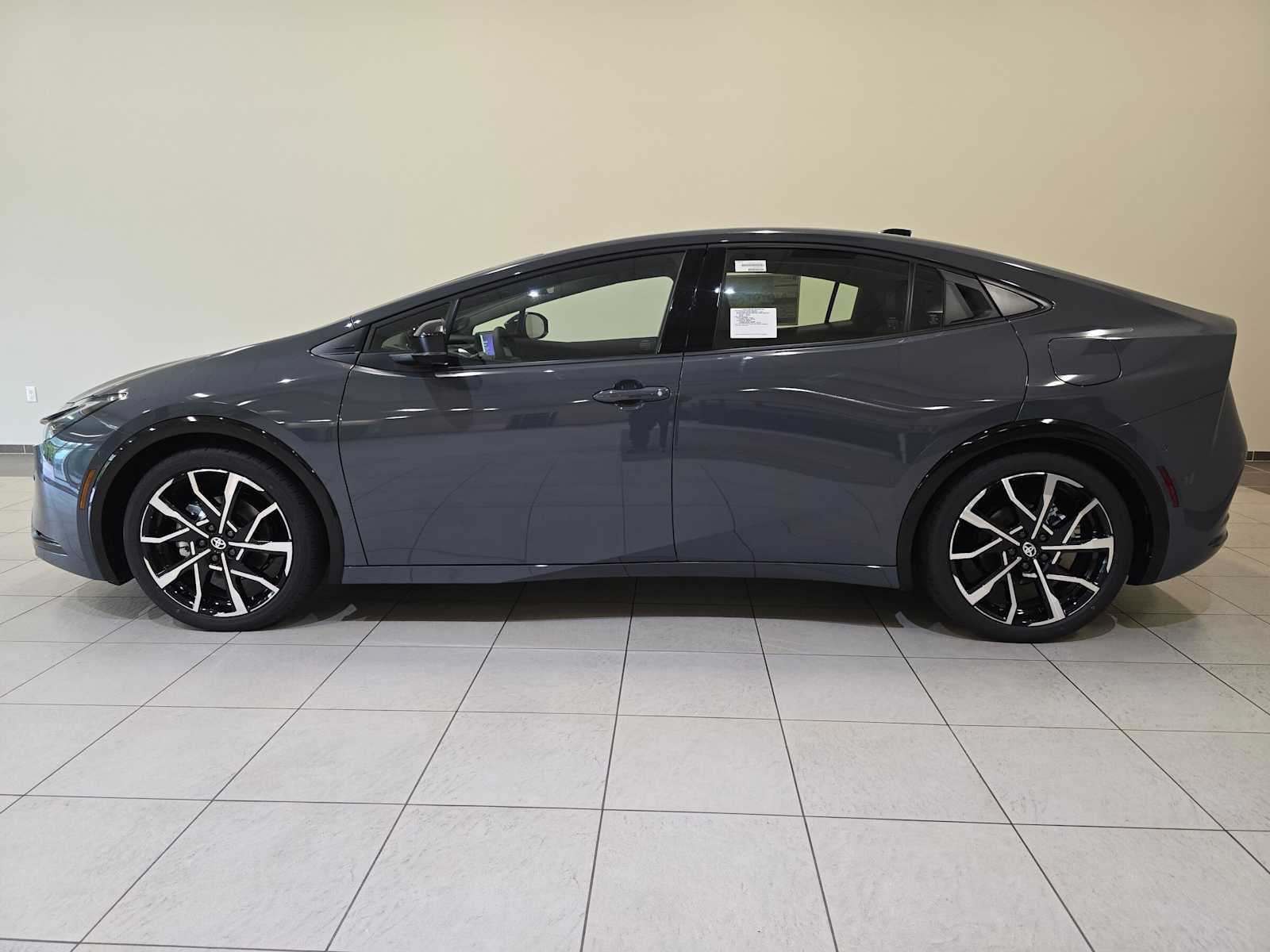 2027 Toyota Prius Plug-in Hybrid XSE Premium