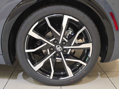 2027 Toyota Prius Plug-in Hybrid XSE Premium