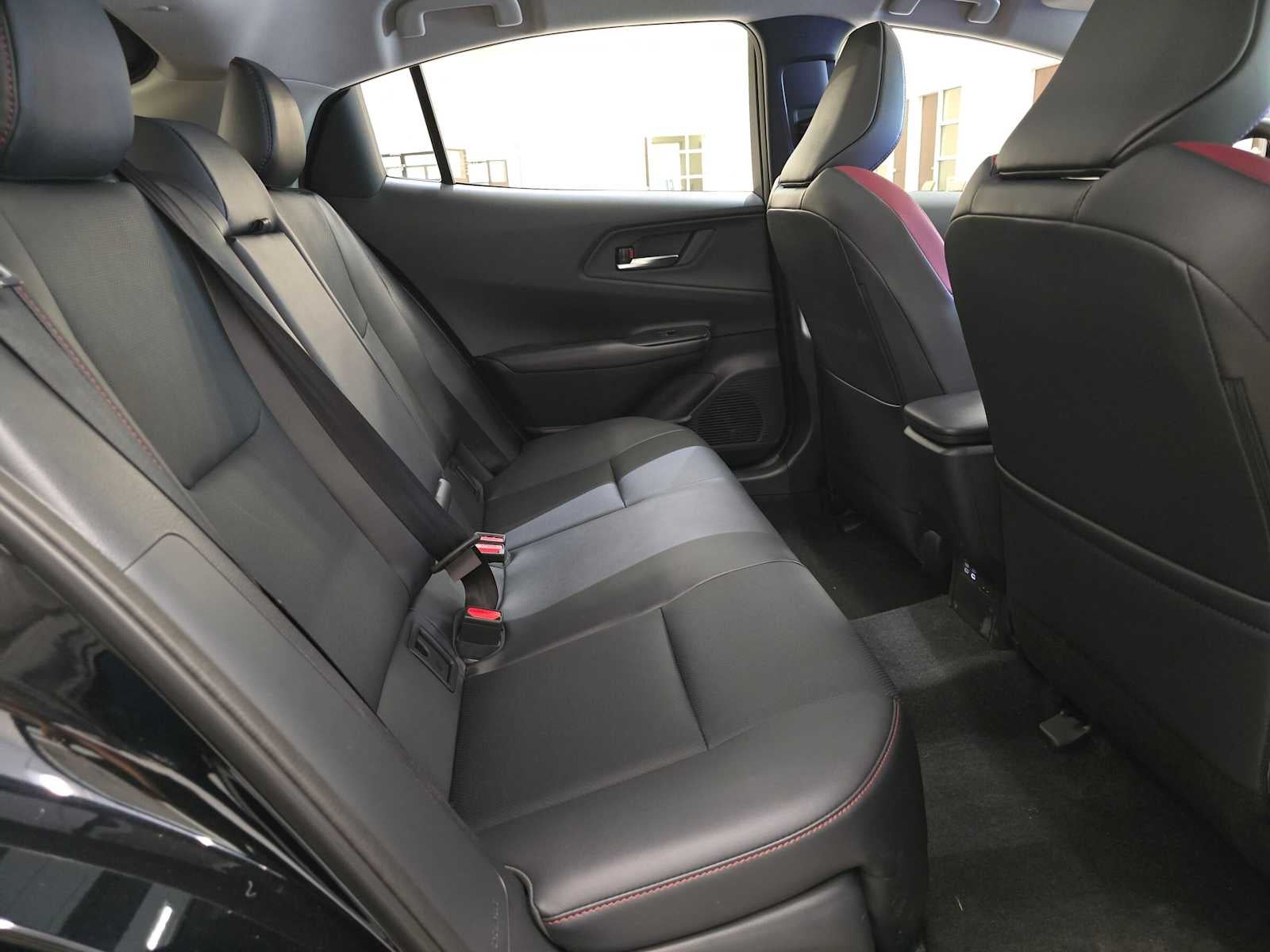 2026 Toyota Prius Plug-in Hybrid XSE - Photo 25