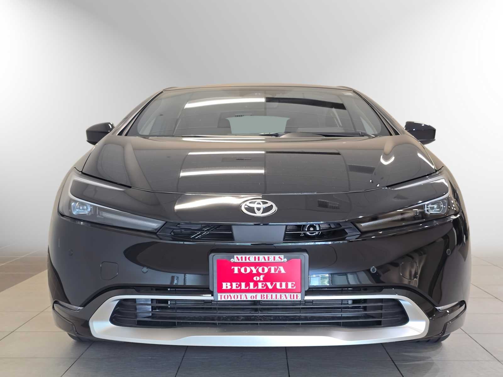 2026 Toyota Prius Plug-in Hybrid XSE - Photo 6