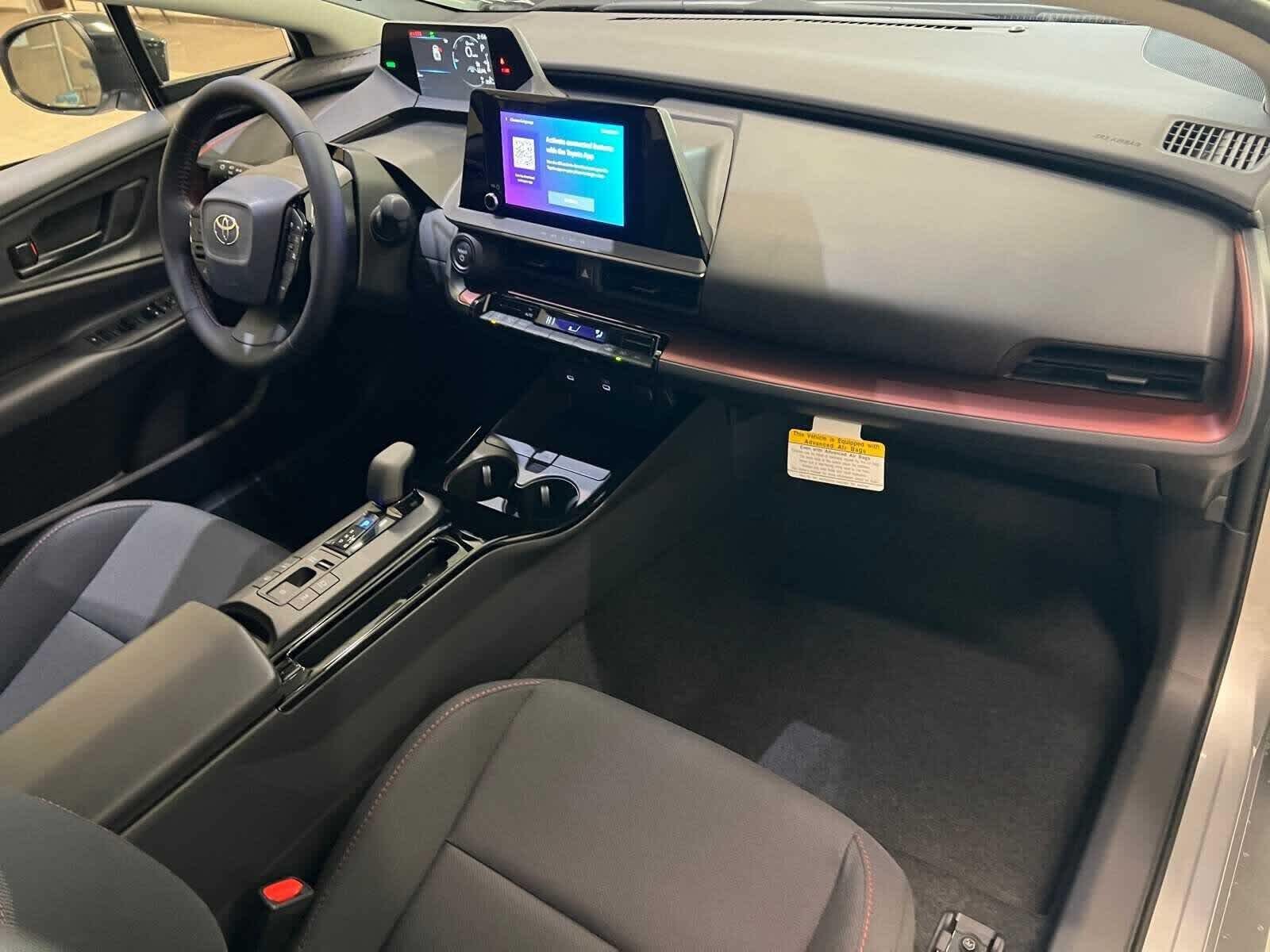 2026 Toyota Prius Plug-in Hybrid SE