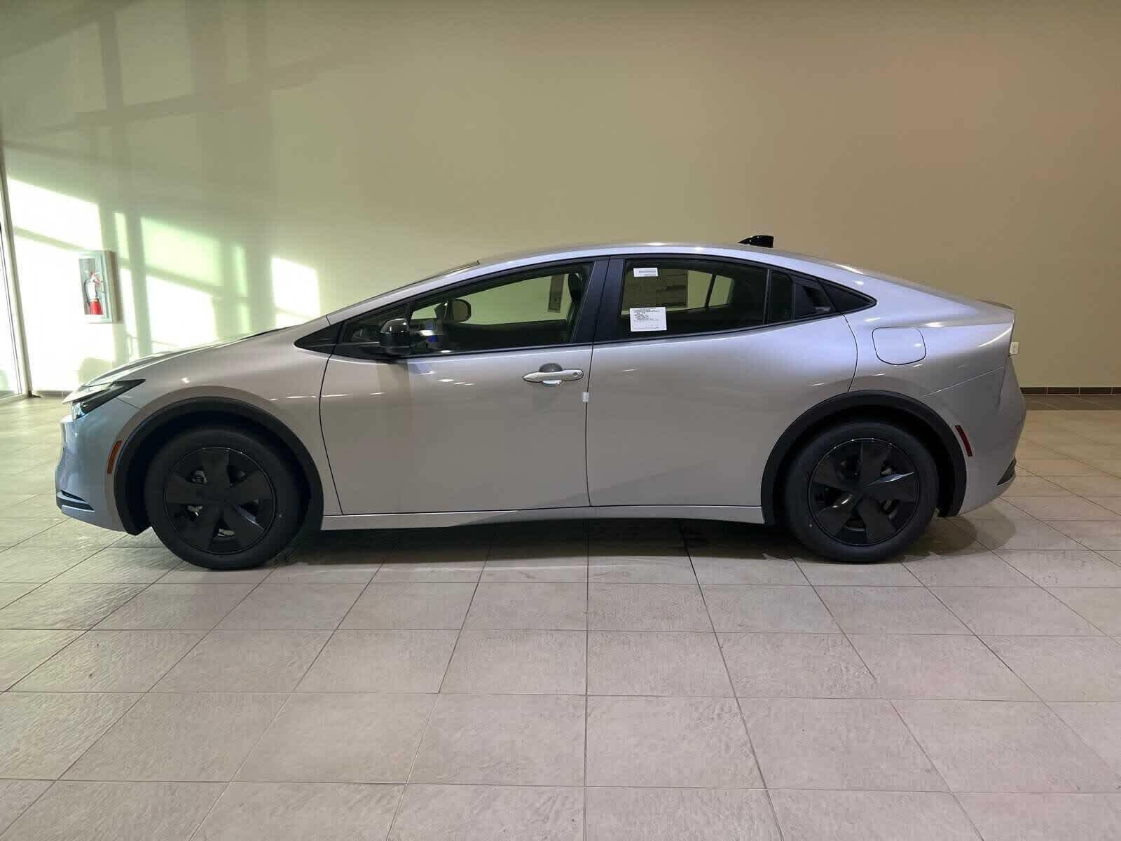 2026 Toyota Prius Plug-in Hybrid SE