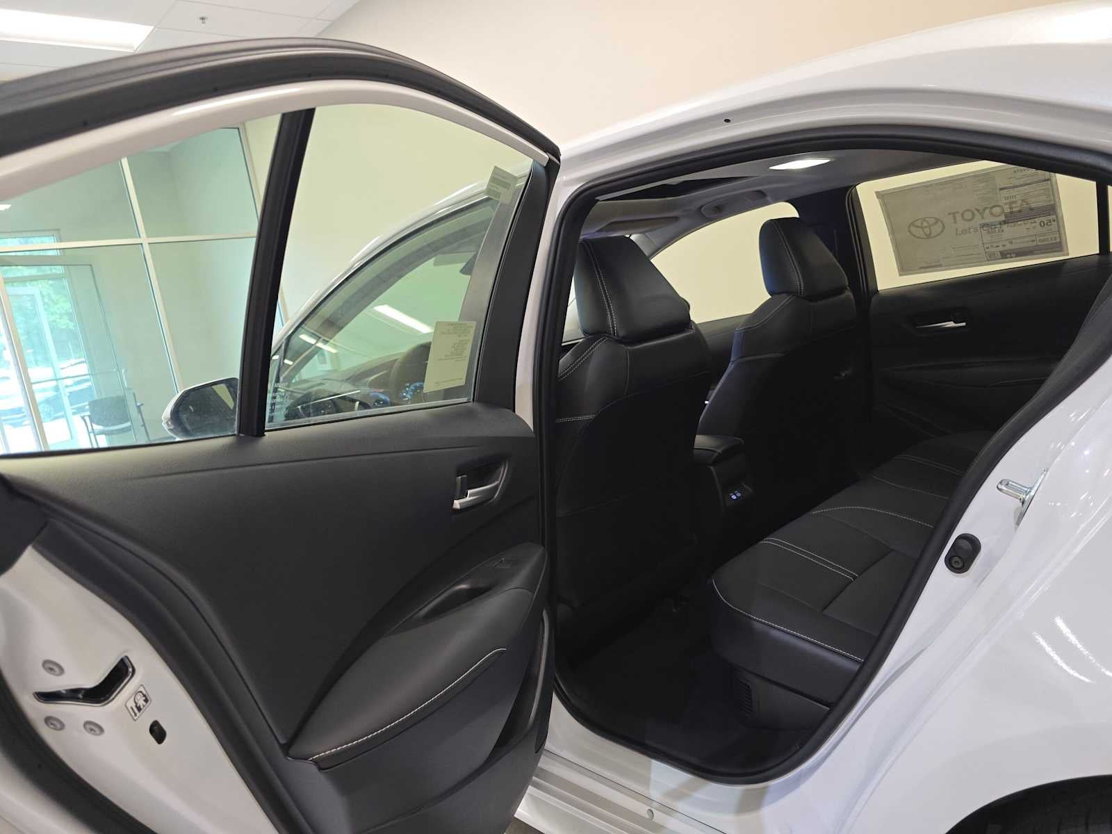 2026 Toyota Corolla XLE - Photo 24