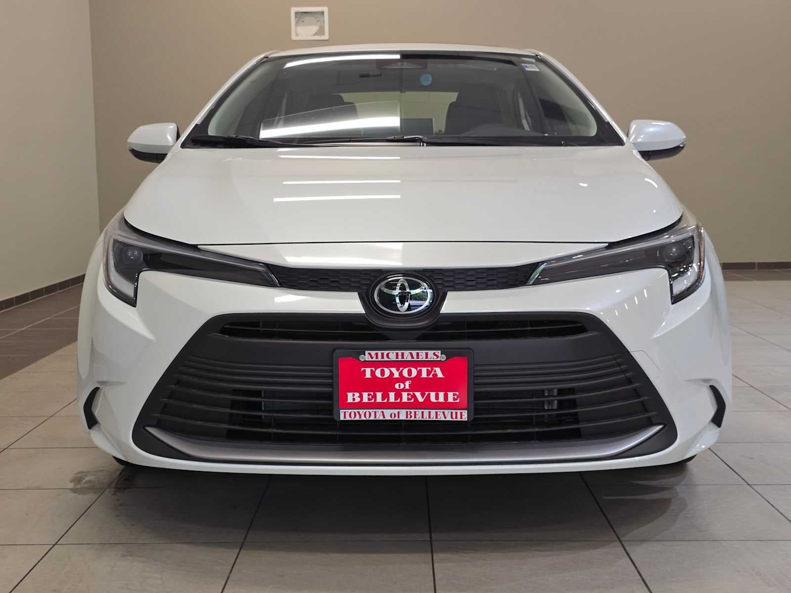 2026 Toyota Corolla XLE - Photo 6