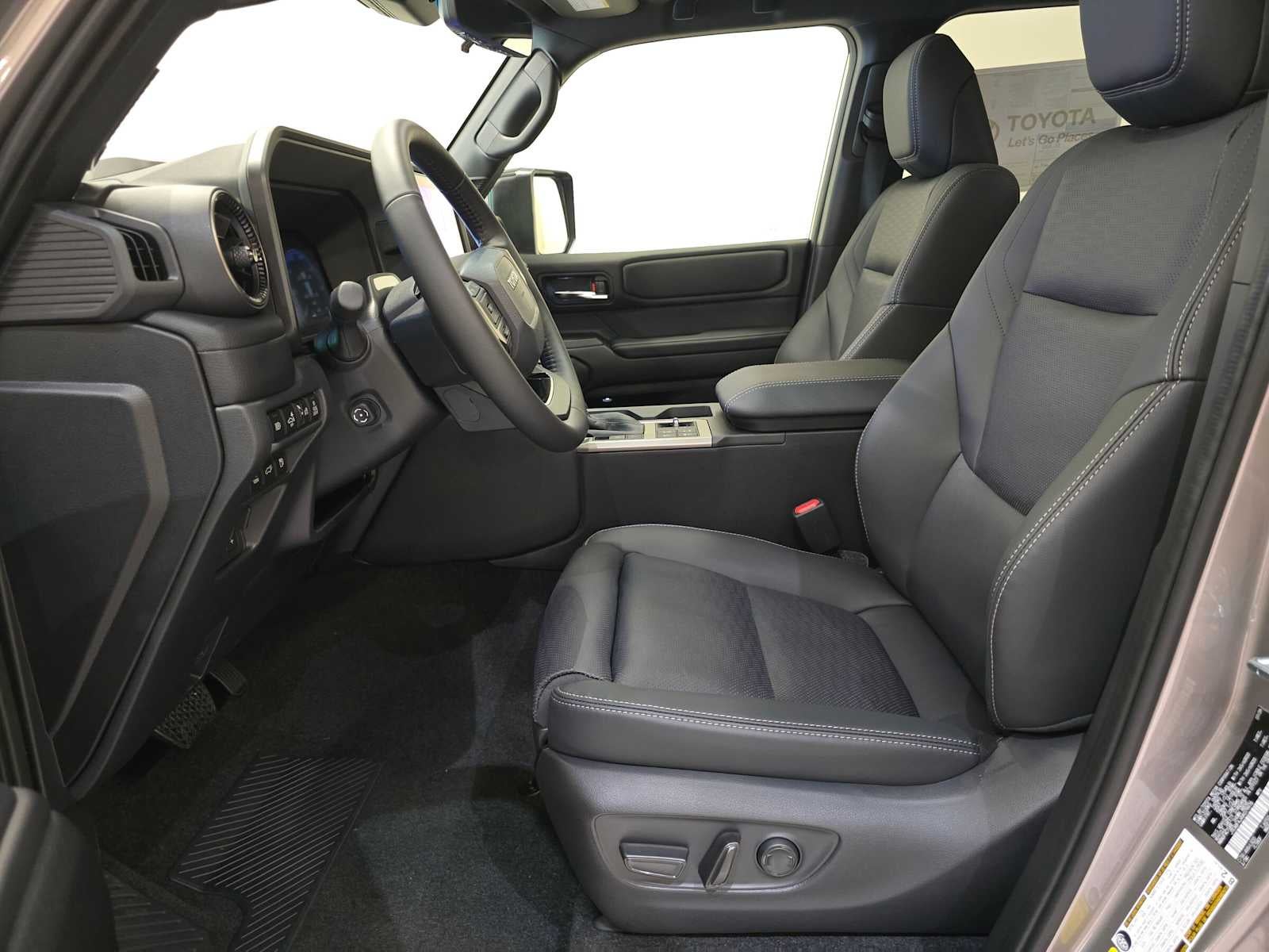 2027 Toyota Land Cruiser 4WD (Natl)