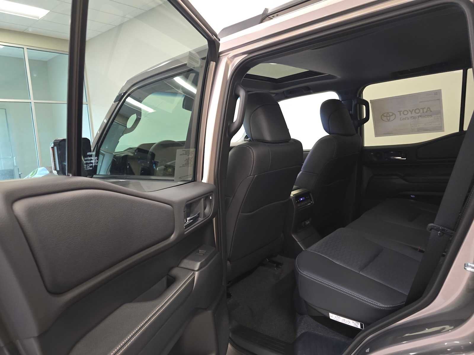 2027 Toyota Land Cruiser 4WD (Natl)