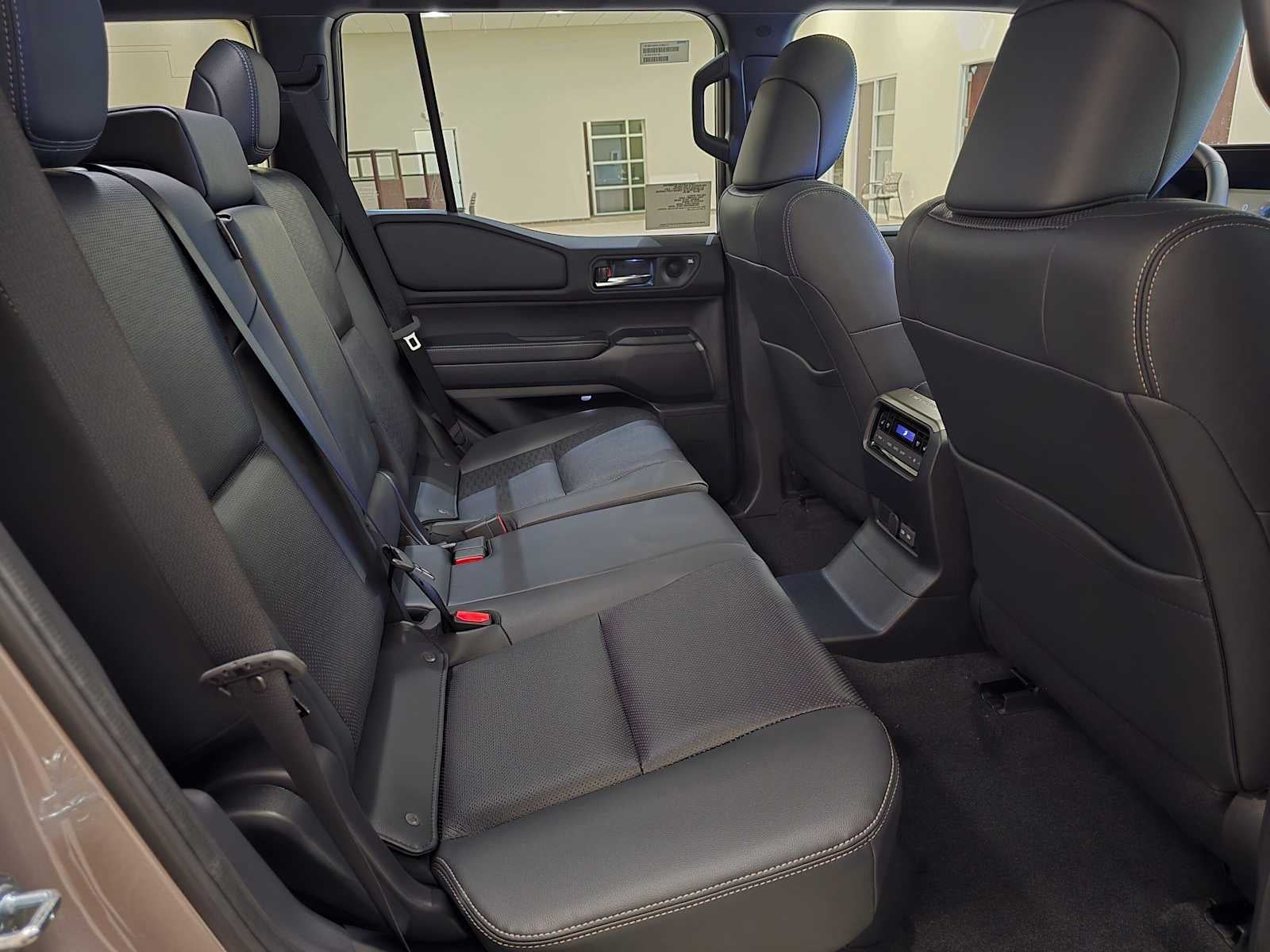 2027 Toyota Land Cruiser 4WD (Natl)
