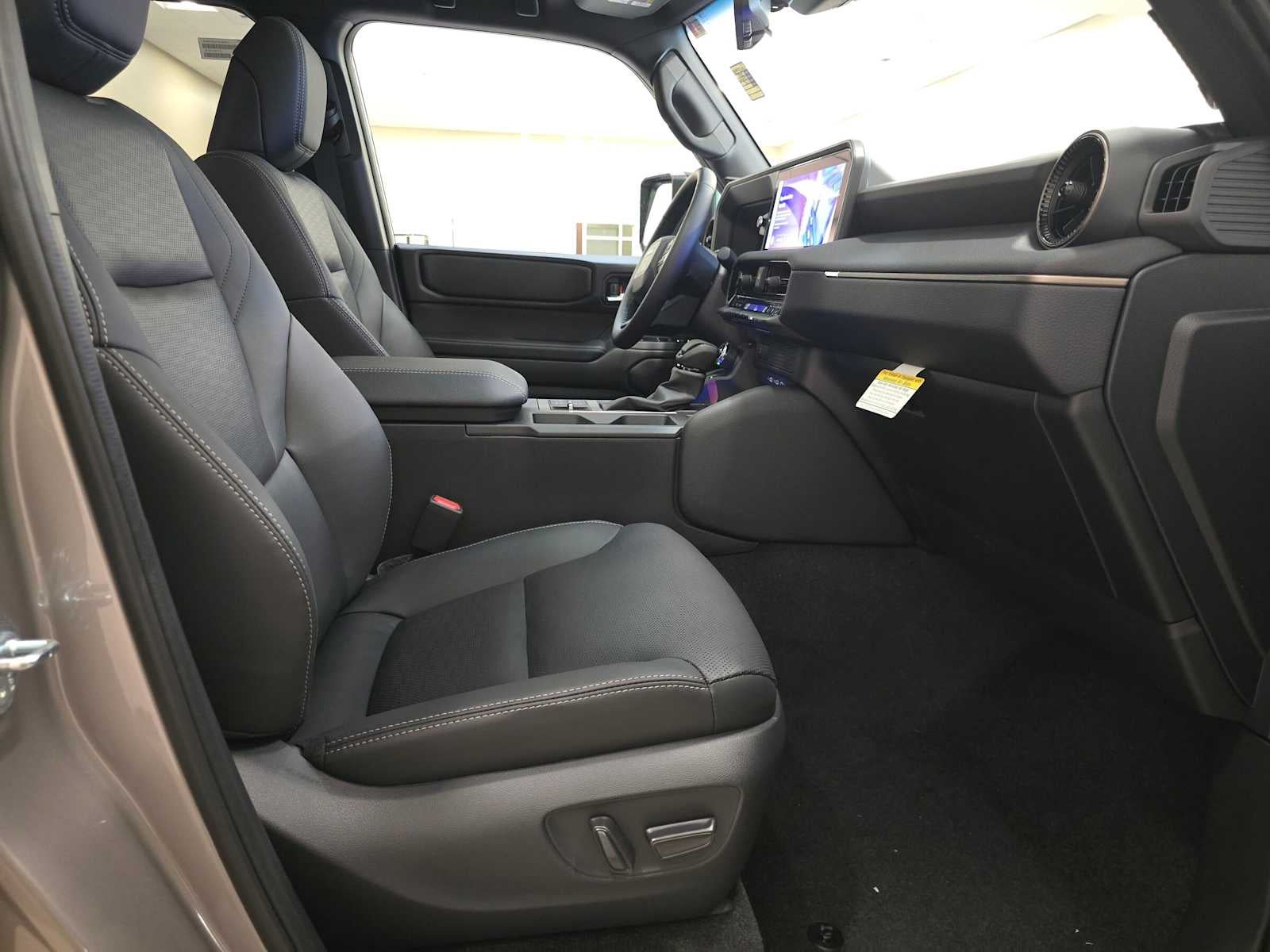 2027 Toyota Land Cruiser 4WD (Natl)