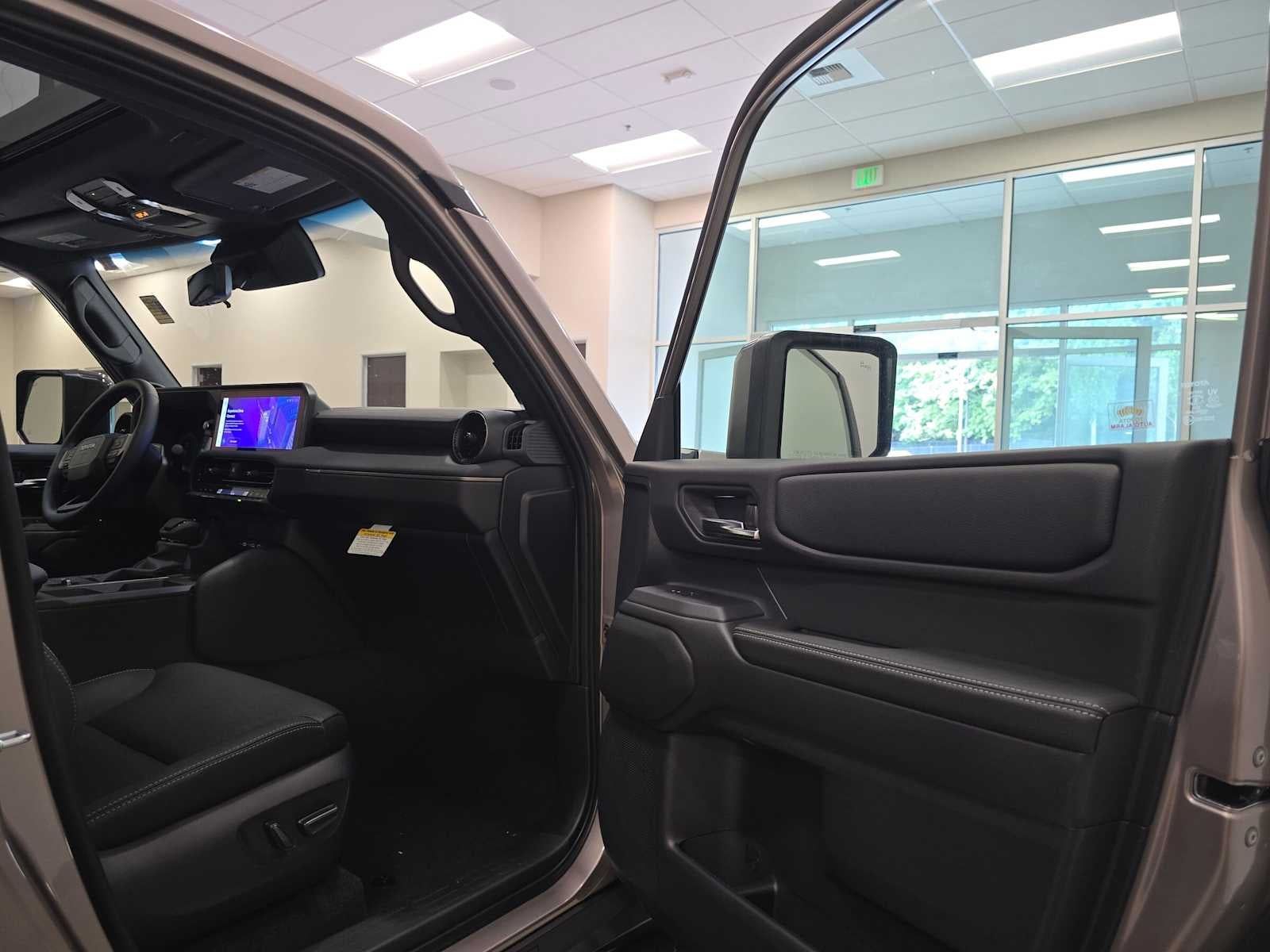 2027 Toyota Land Cruiser 4WD (Natl)