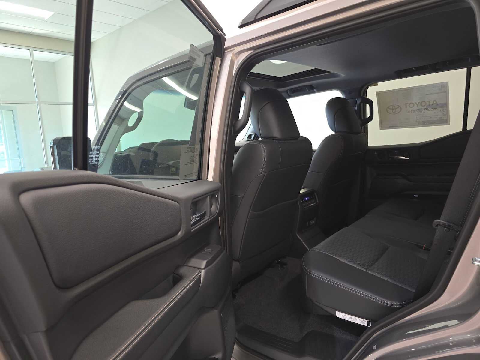 2027 Toyota Land Cruiser 4WD (Natl)