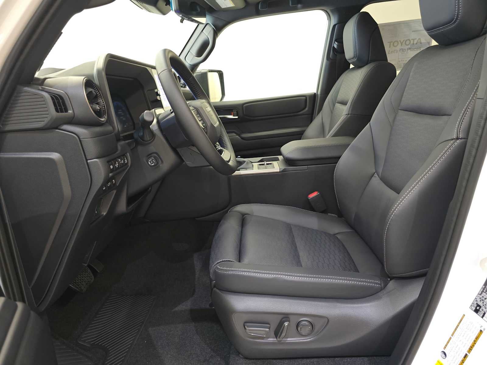 2027 Toyota Land Cruiser 4WD (Natl)