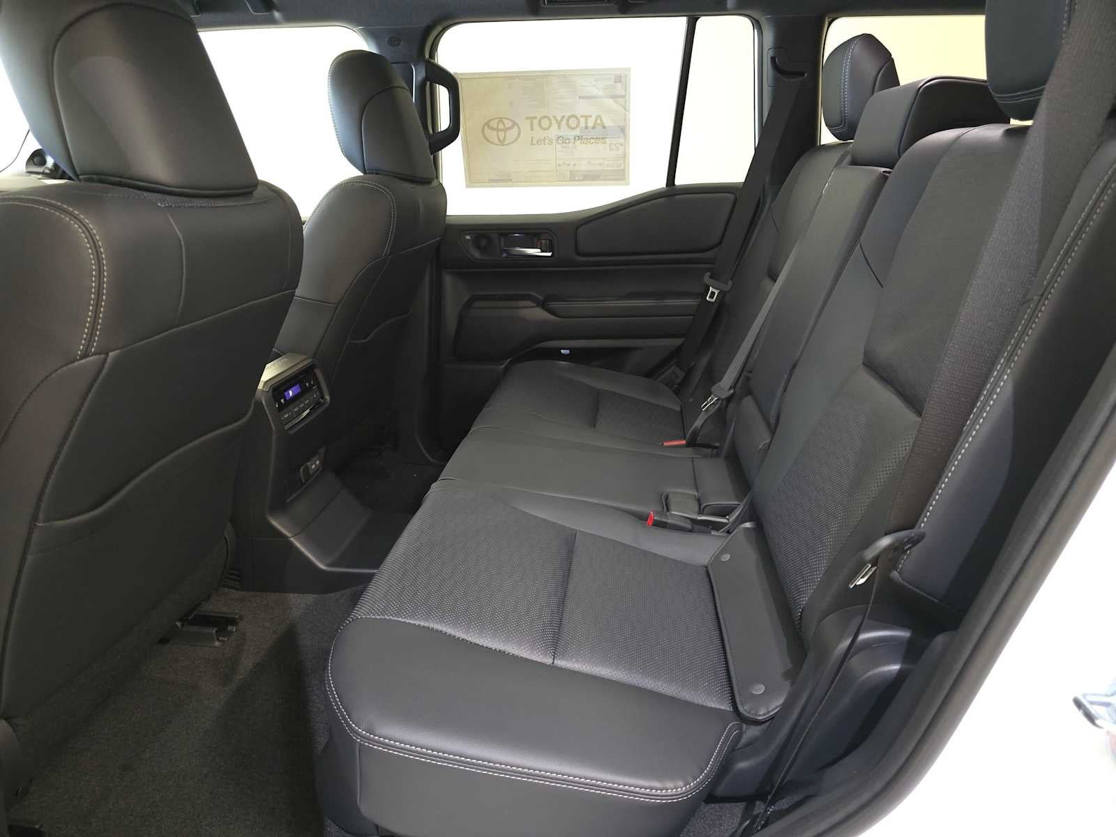2027 Toyota Land Cruiser 4WD (Natl)