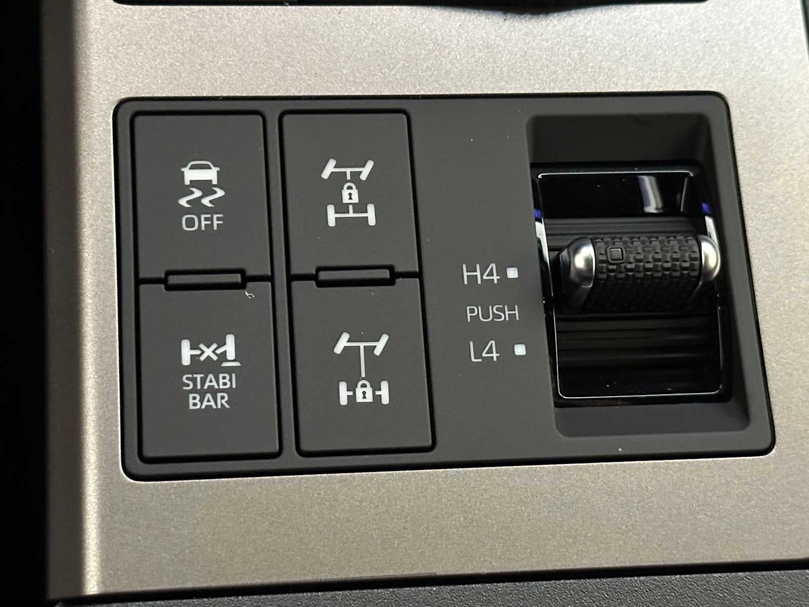 2026 Toyota Land Cruiser 4WD (Natl)