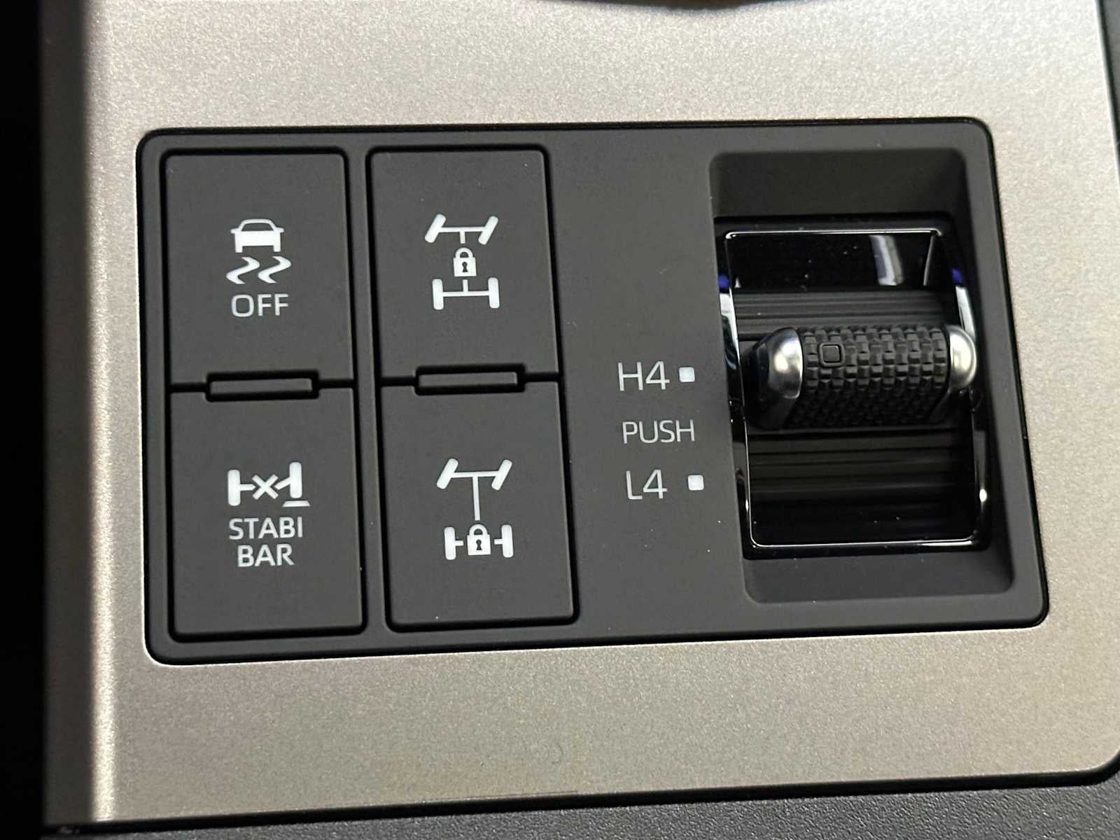 2026 Toyota Land Cruiser 4WD (Natl)