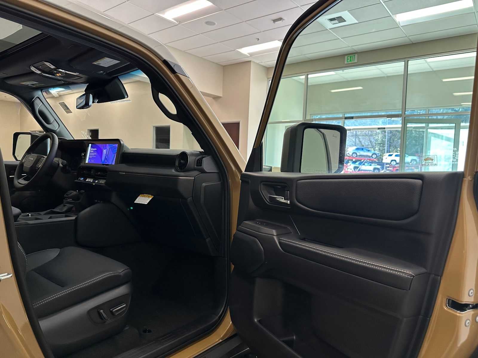 2026 Toyota Land Cruiser 4WD (Natl)