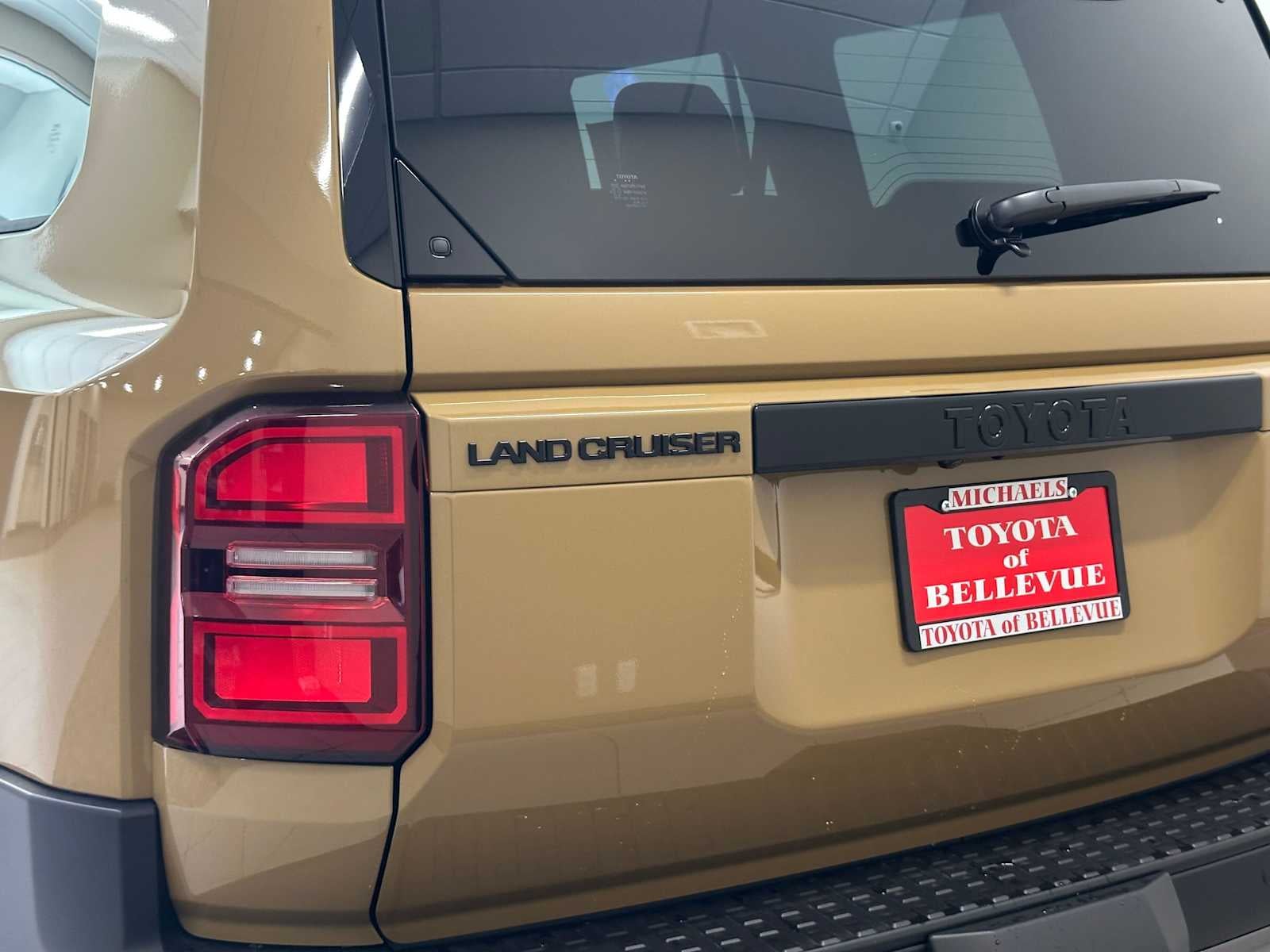 2026 Toyota Land Cruiser 4WD (Natl)