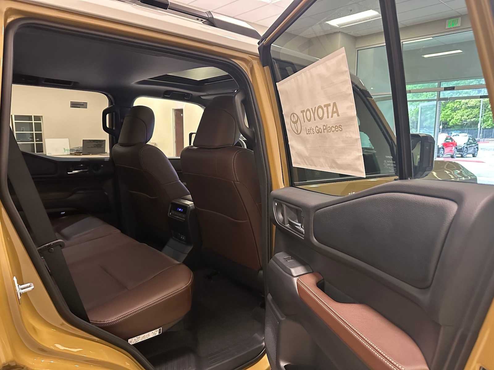 2026 Toyota Land Cruiser 4WD (Natl)